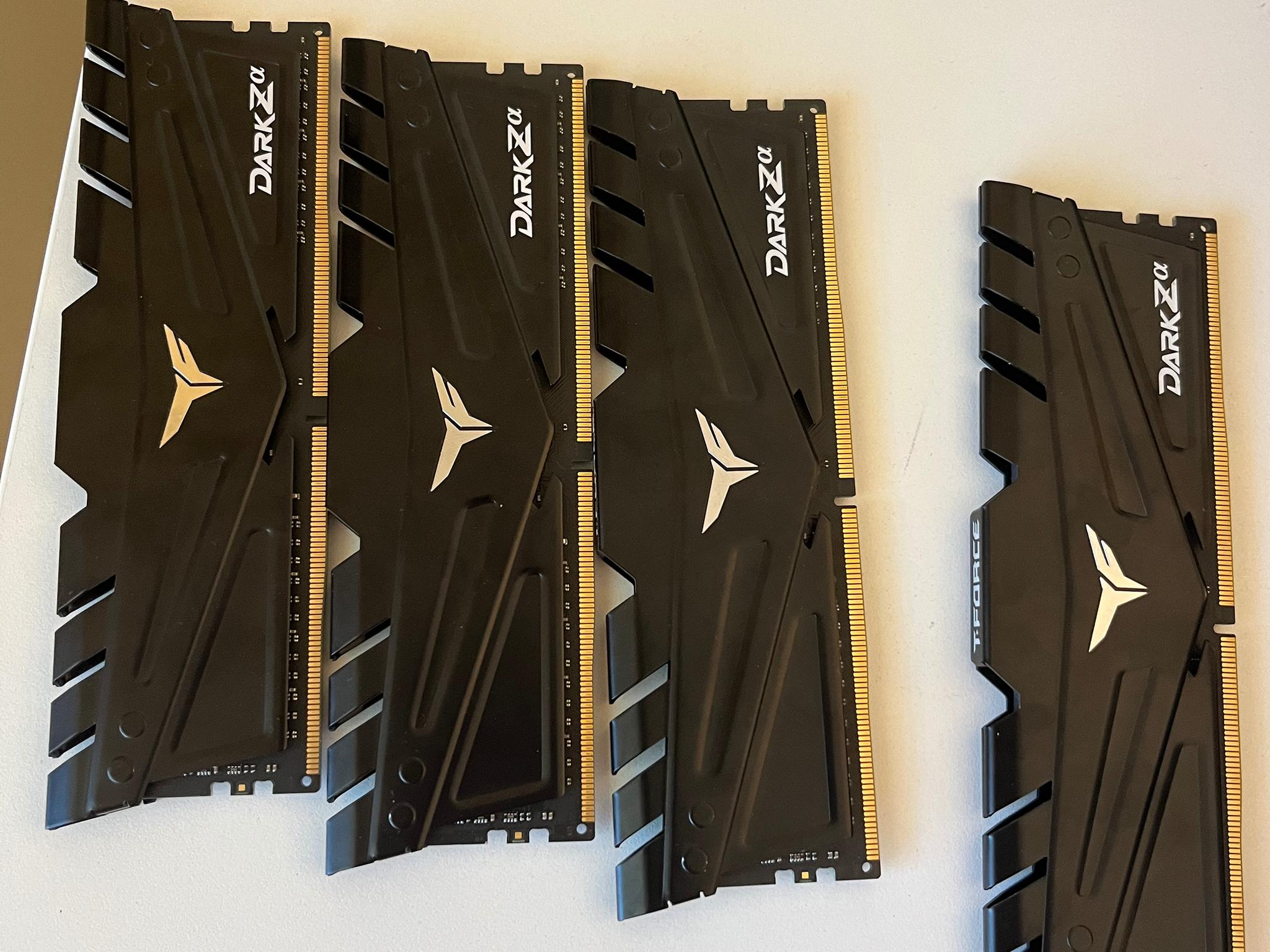 Used Teamgroup Dark ZA 32GB (4x8) DDR4 3600mhz