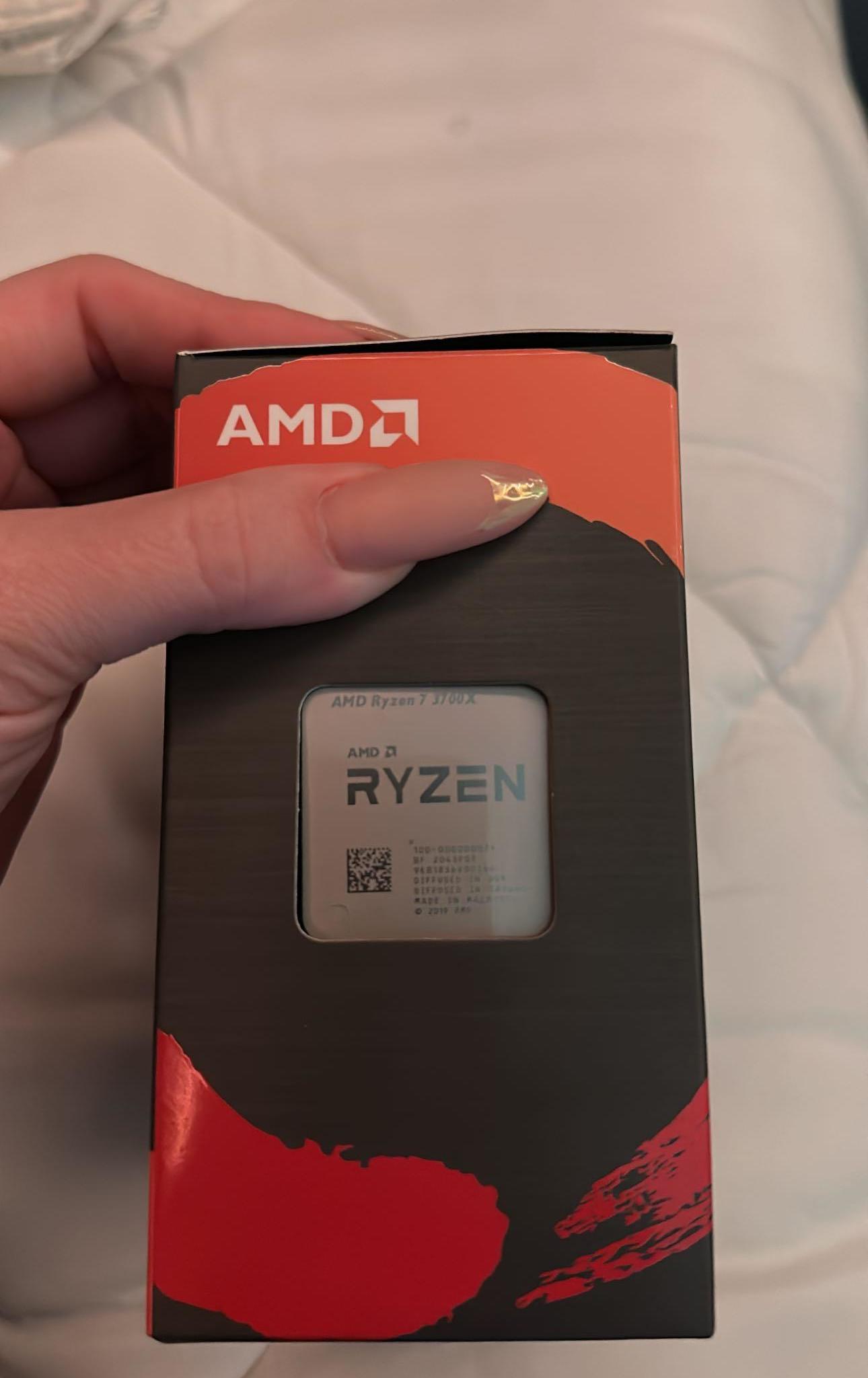 Selling a AMD Ryzen 7 3700X 8-Core 3.6GHz