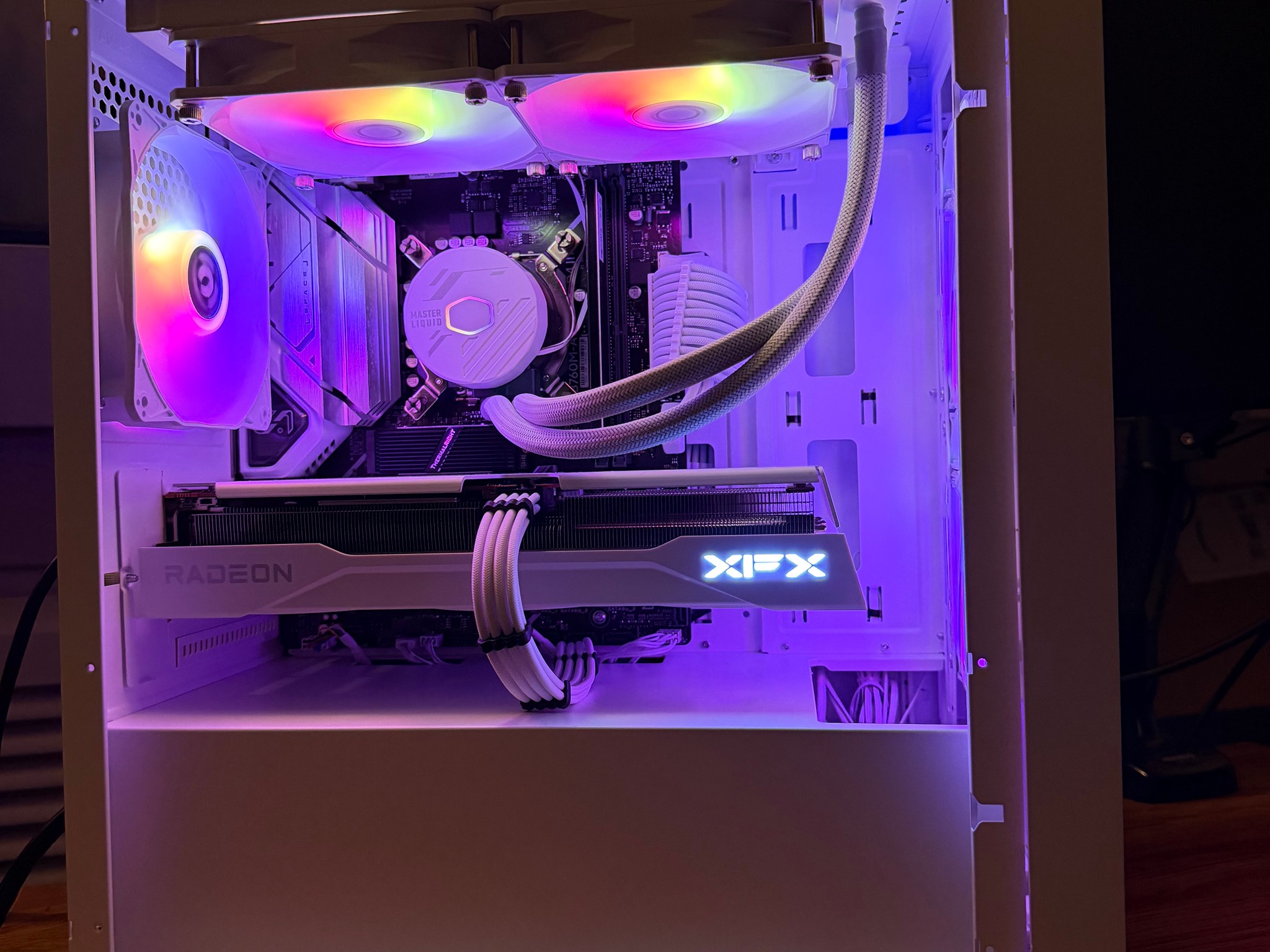❄️🧊 White Out 🧊❄️ Intel Gaming PC! i5-13600K | 9060XT 16GB | 1TB SSD | 16GB DDR4 | Free Shipping!