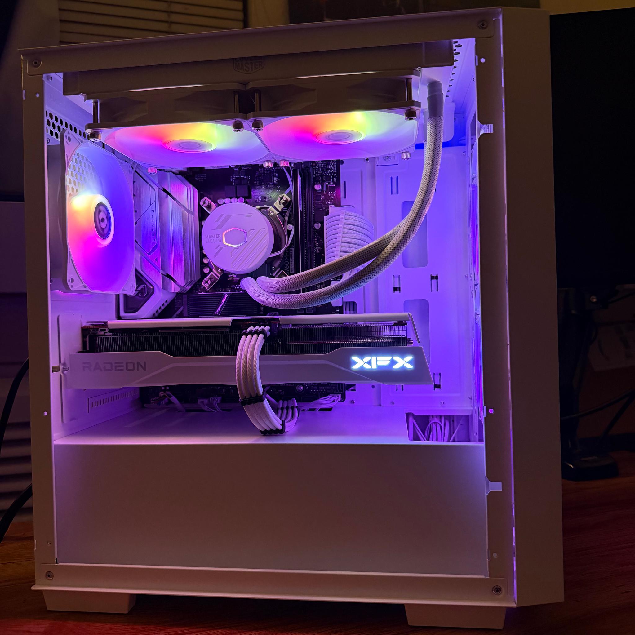 ❄️🧊 White Out 🧊❄️ Intel Gaming PC! i5-13600K | 9060XT 16GB | 1TB SSD | 16GB DDR4 | Free Shipping!