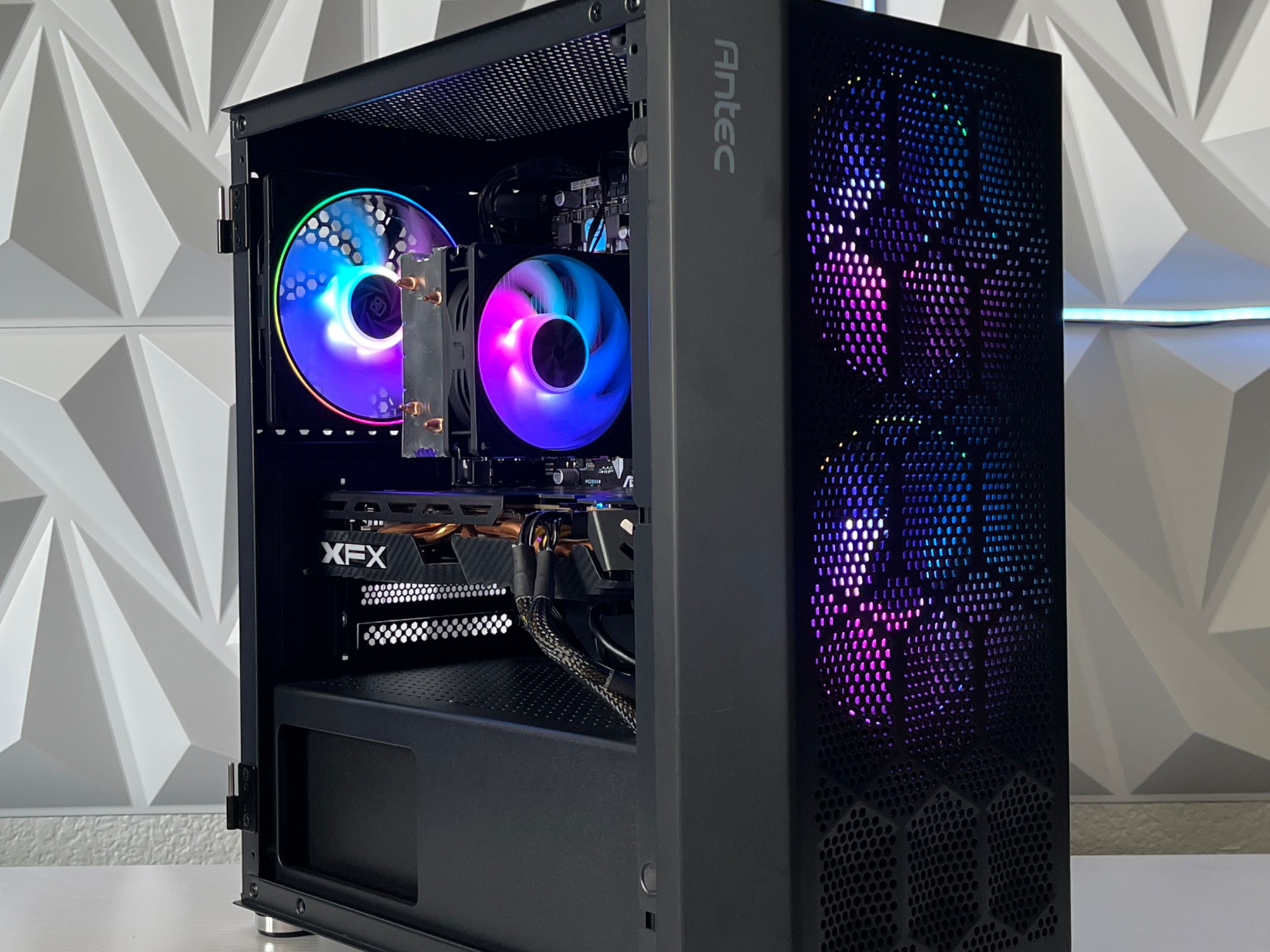 RX 580 8GB, Ryzen 5 2600X, 16GB RAM | Black RGB Gaming Computer/PC