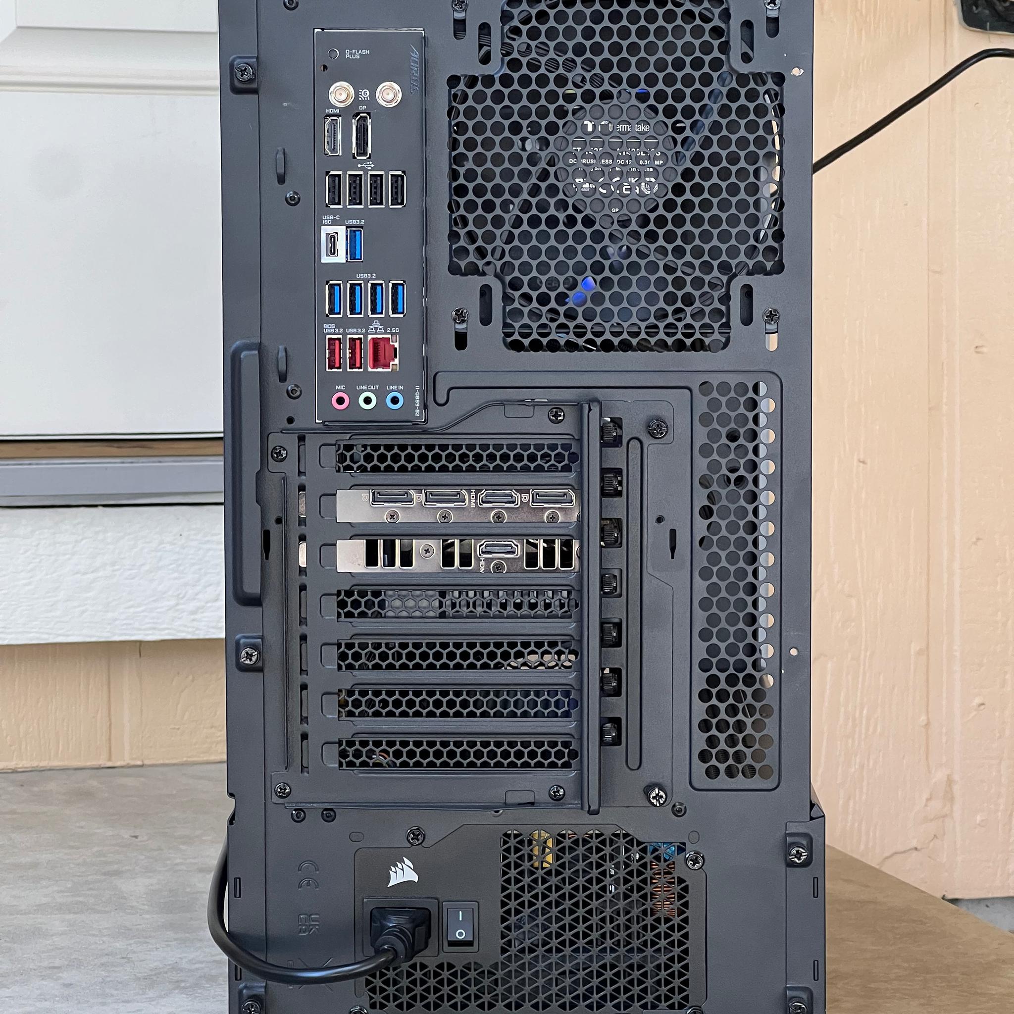 Gaming pc | Rtx 4070 Ti Super | Ryzen 7 9700x | 32GB 6000Mhz Corsair ram | 2TB 990 Pro | RM850e