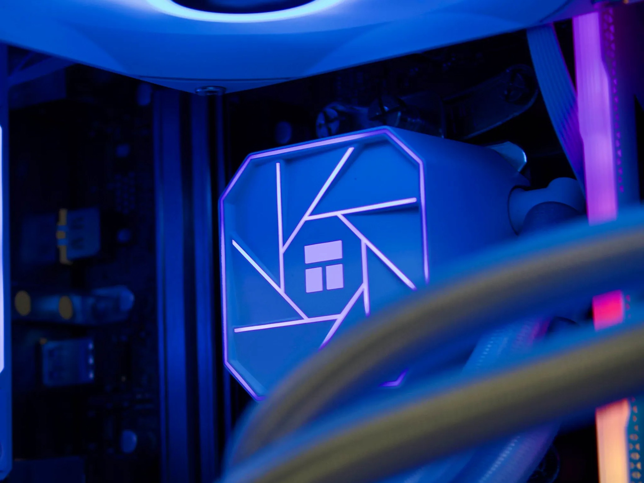 RTX 3060 | Ryzen 7 5800X | 1TB SSD NVMe | 32GB RAM | Wifi & Bluetooth!
