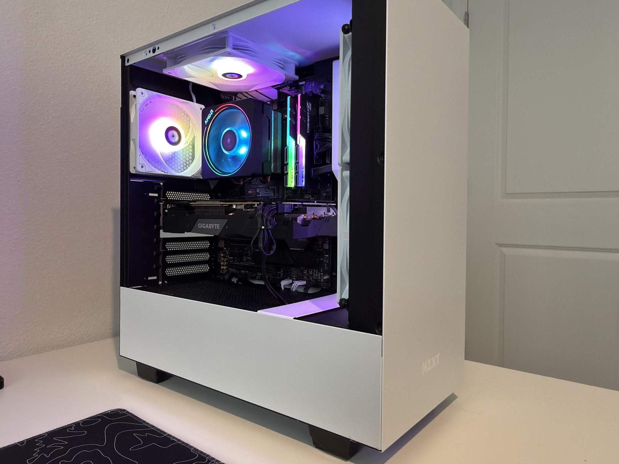 GeForce RTX 2070 Super Custom Gaming PC - Ryzen 7 3700X