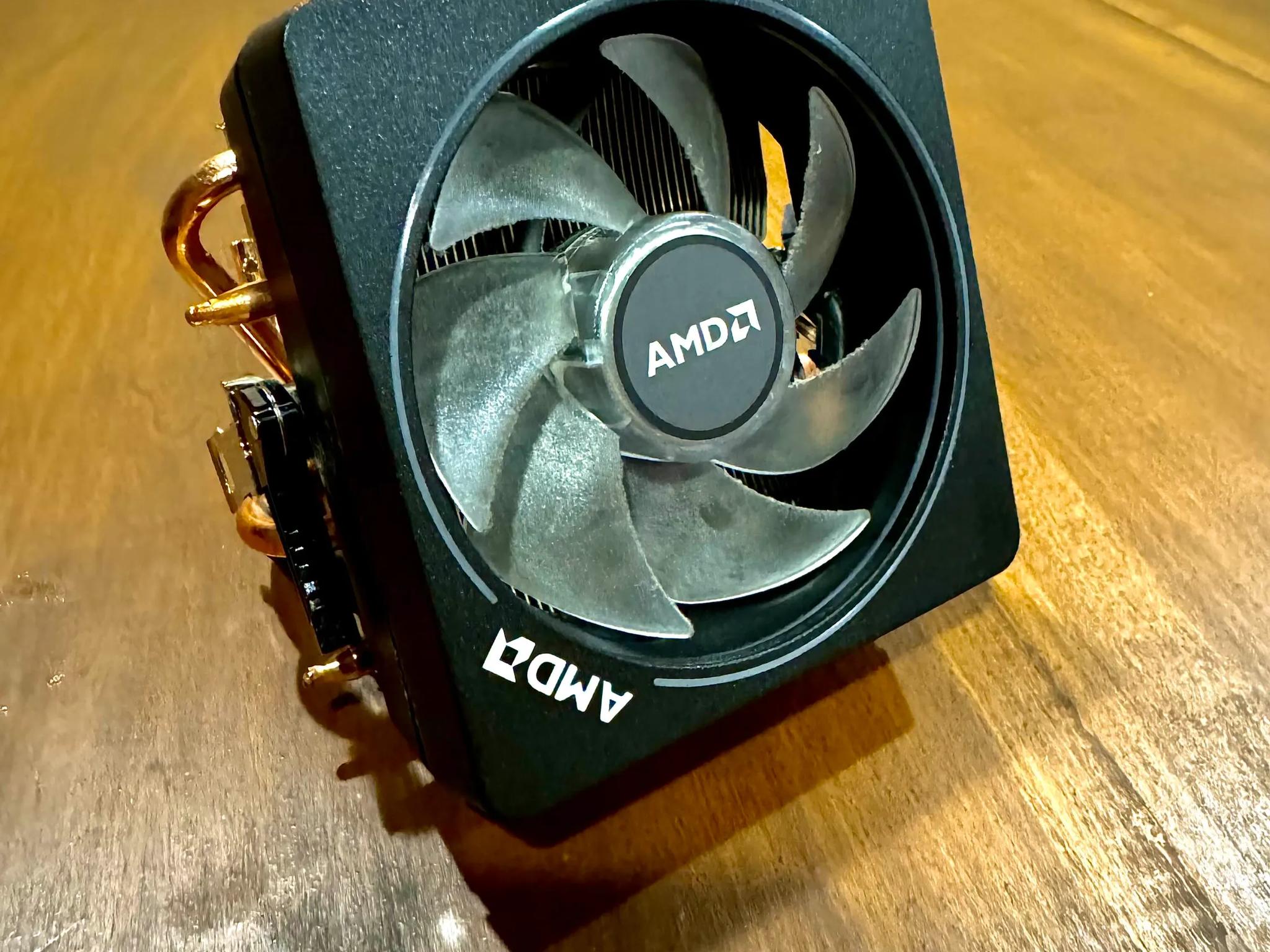 AMD Ryzen 7 3800X + Stock Cooler