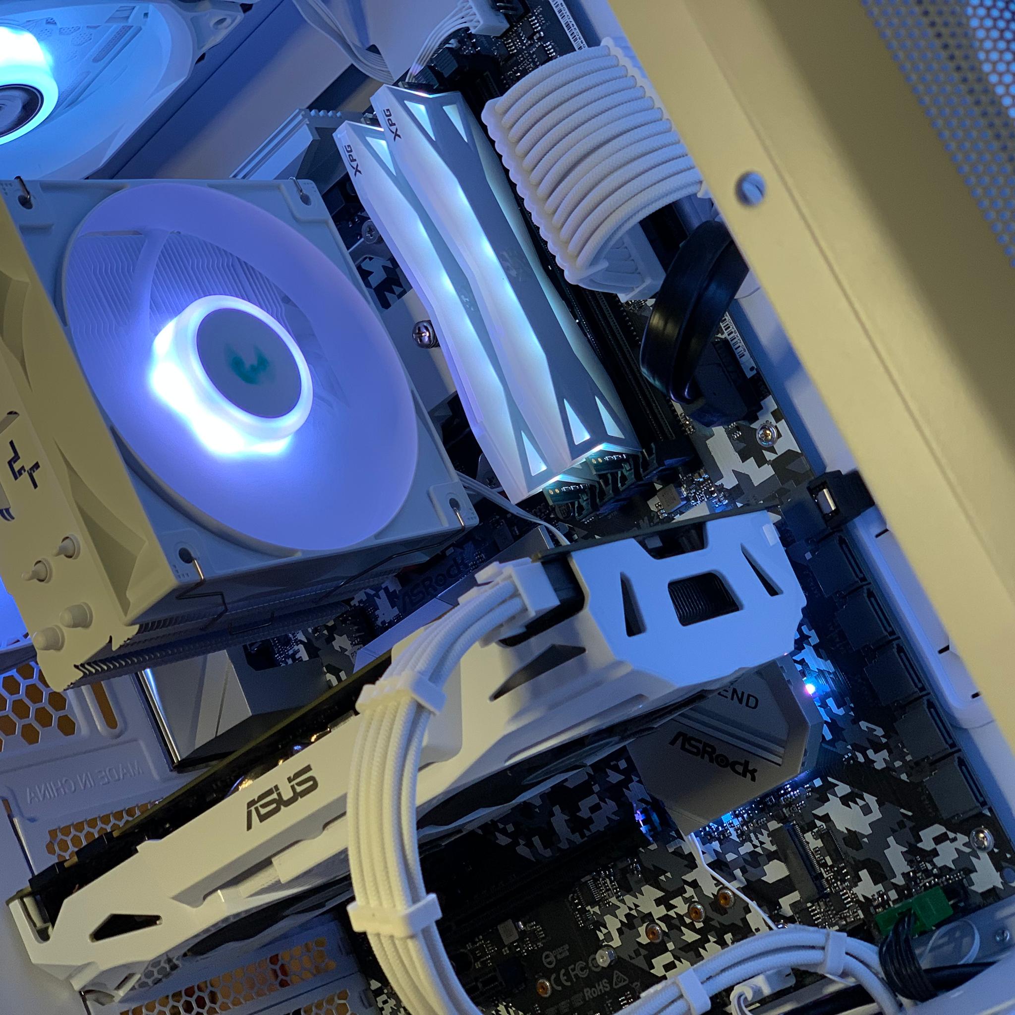 White Gaming PC(Ryzen 7 2700 + GTX 1070)