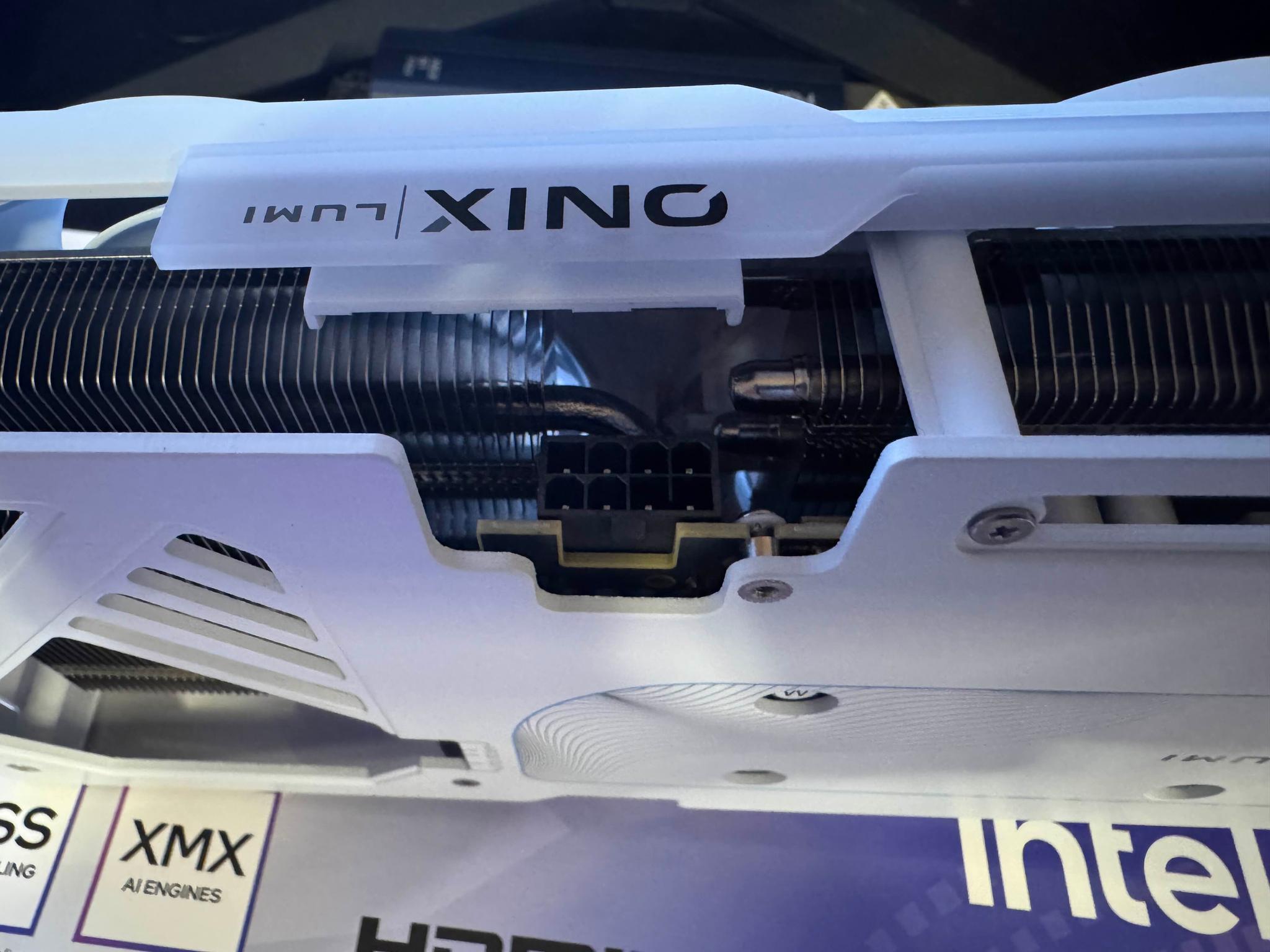 ONIX LUMI Intel Arc B580