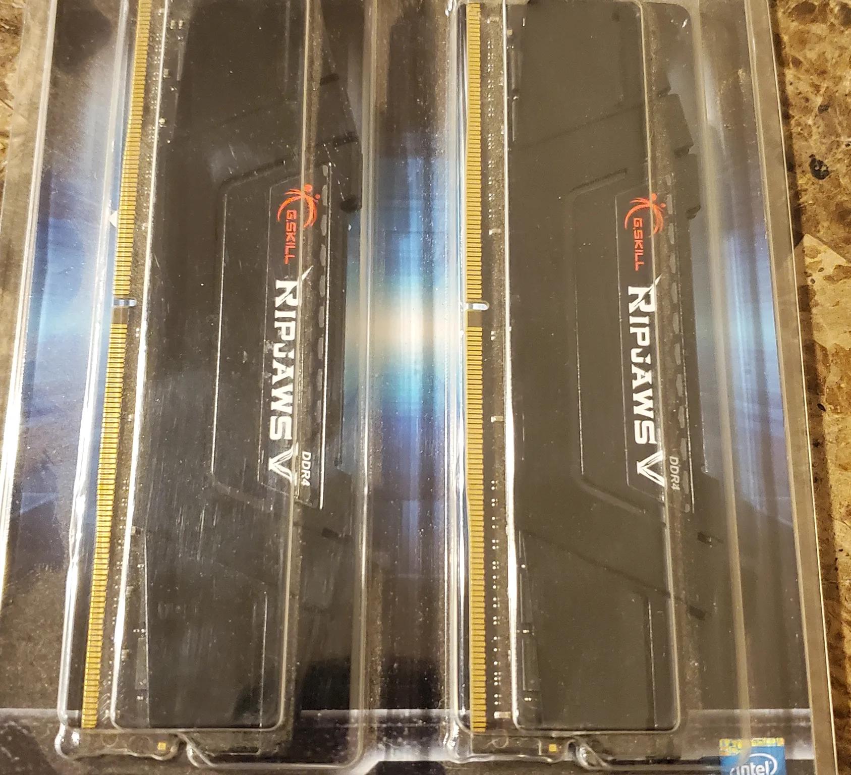 G.Skill Ripjaws 32 GB (2 x 16 GB) DDR4-3200 CL18 Memory