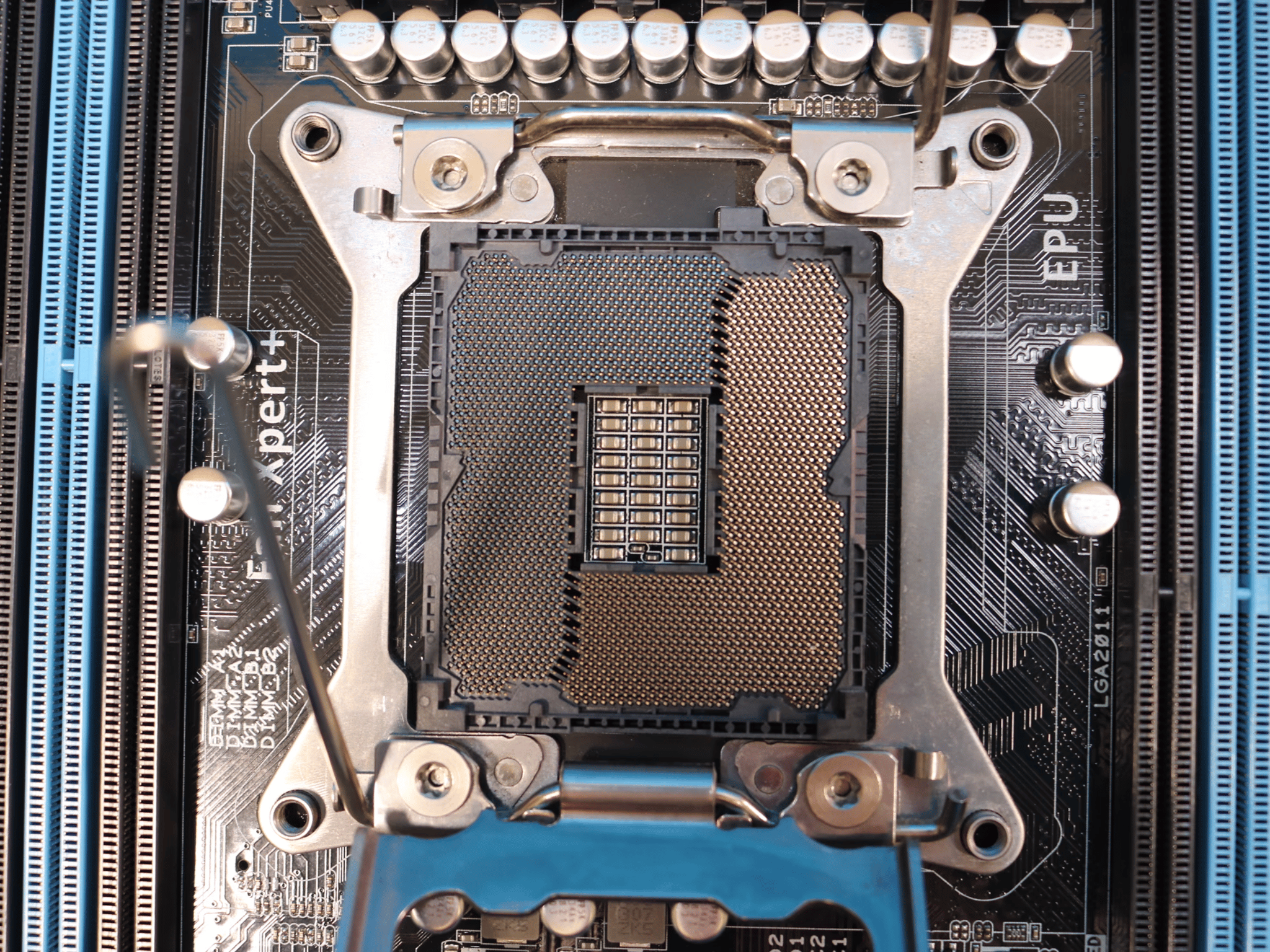 *READ* ASUS P9X79 LE Intel Socket LGA2011 X79 DDR3 ATX Desktop Motherboard & I/O Shield