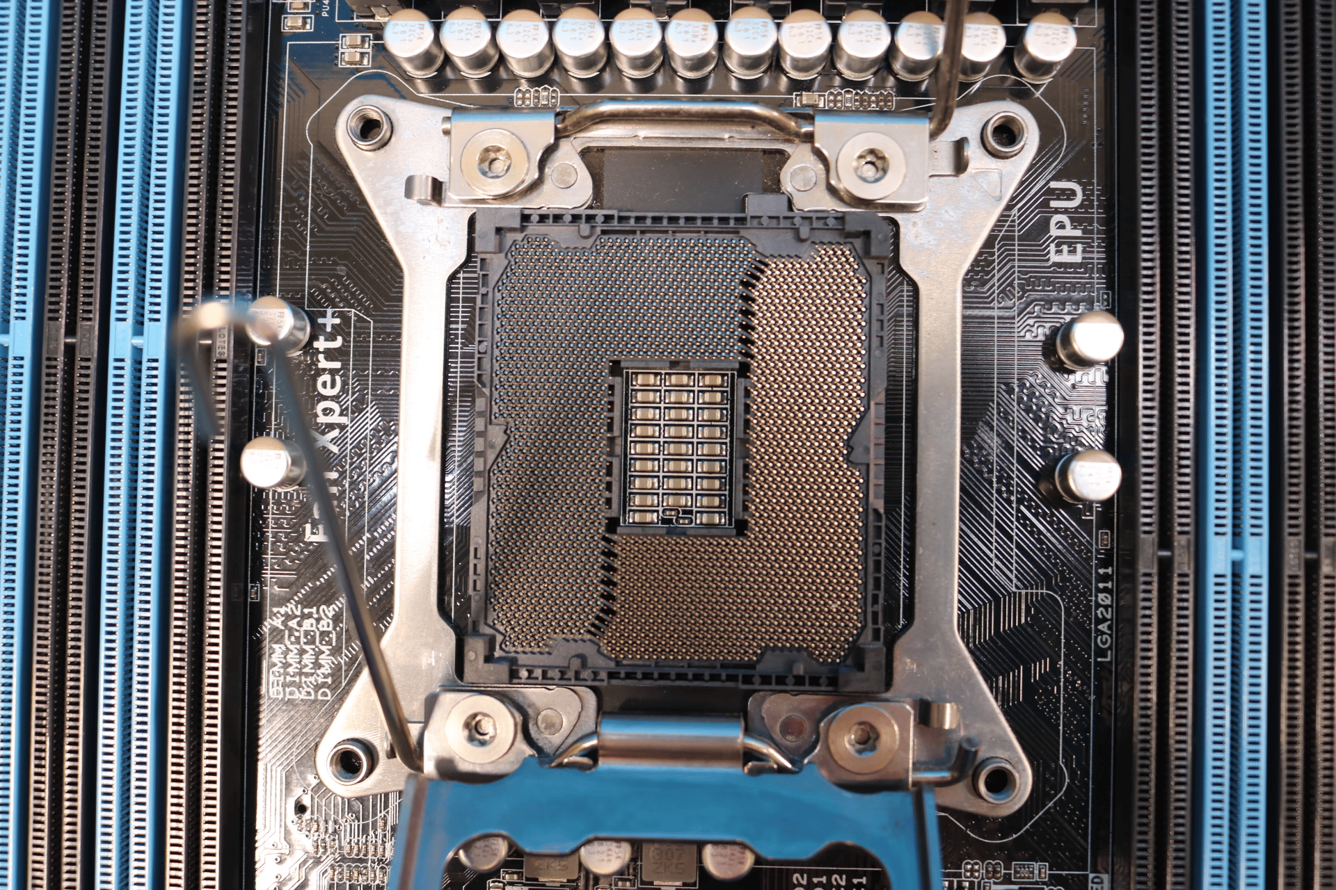 *READ* ASUS P9X79 LE Intel Socket LGA2011 X79 DDR3 ATX Desktop Motherboard & I/O Shield