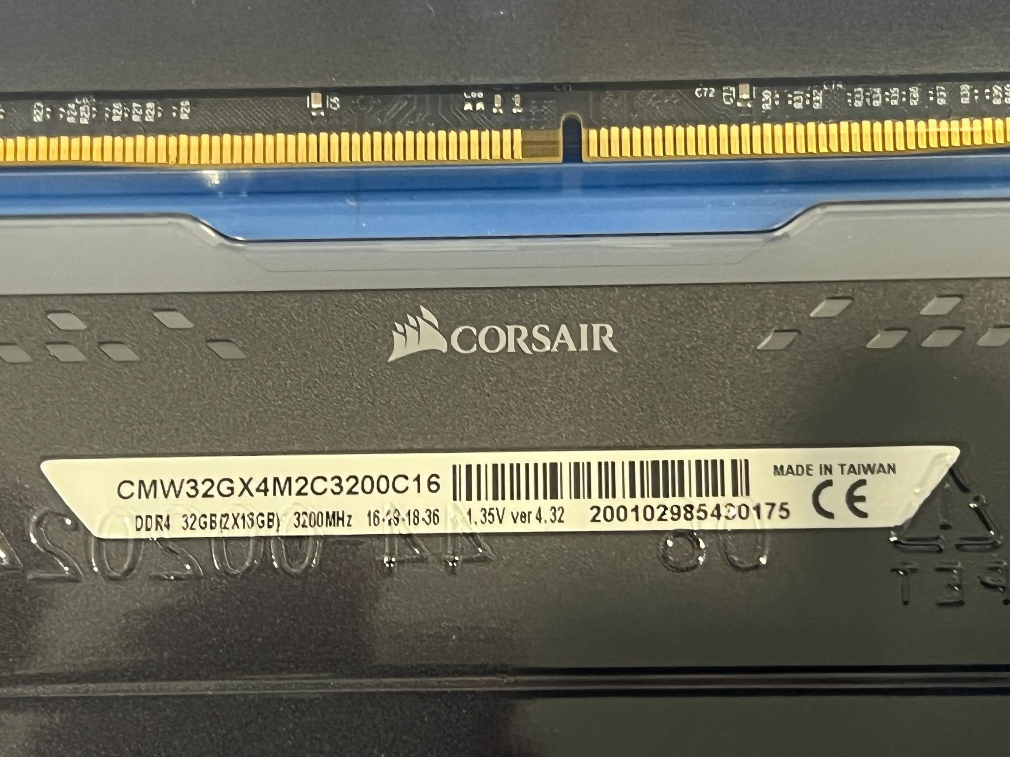 CORSAIR VENGEANCE® RGB PRO 32GB (2 x 16GB) DDR4 DRAM 3200MHz C16 Memory Kit -Black