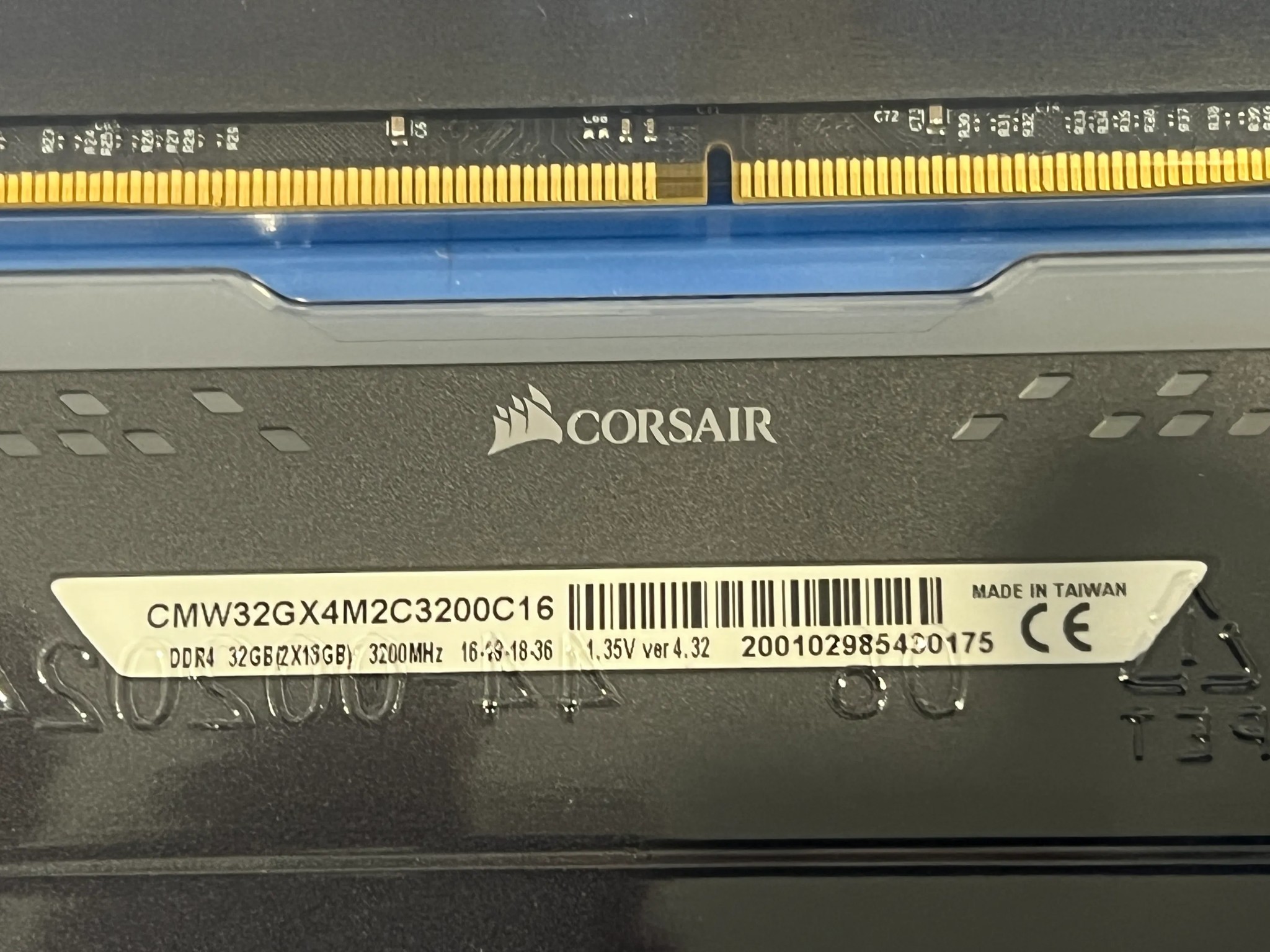 CORSAIR VENGEANCE® RGB PRO 32GB (2 x 16GB) DDR4 DRAM 3200MHz C16 Memory Kit -Black