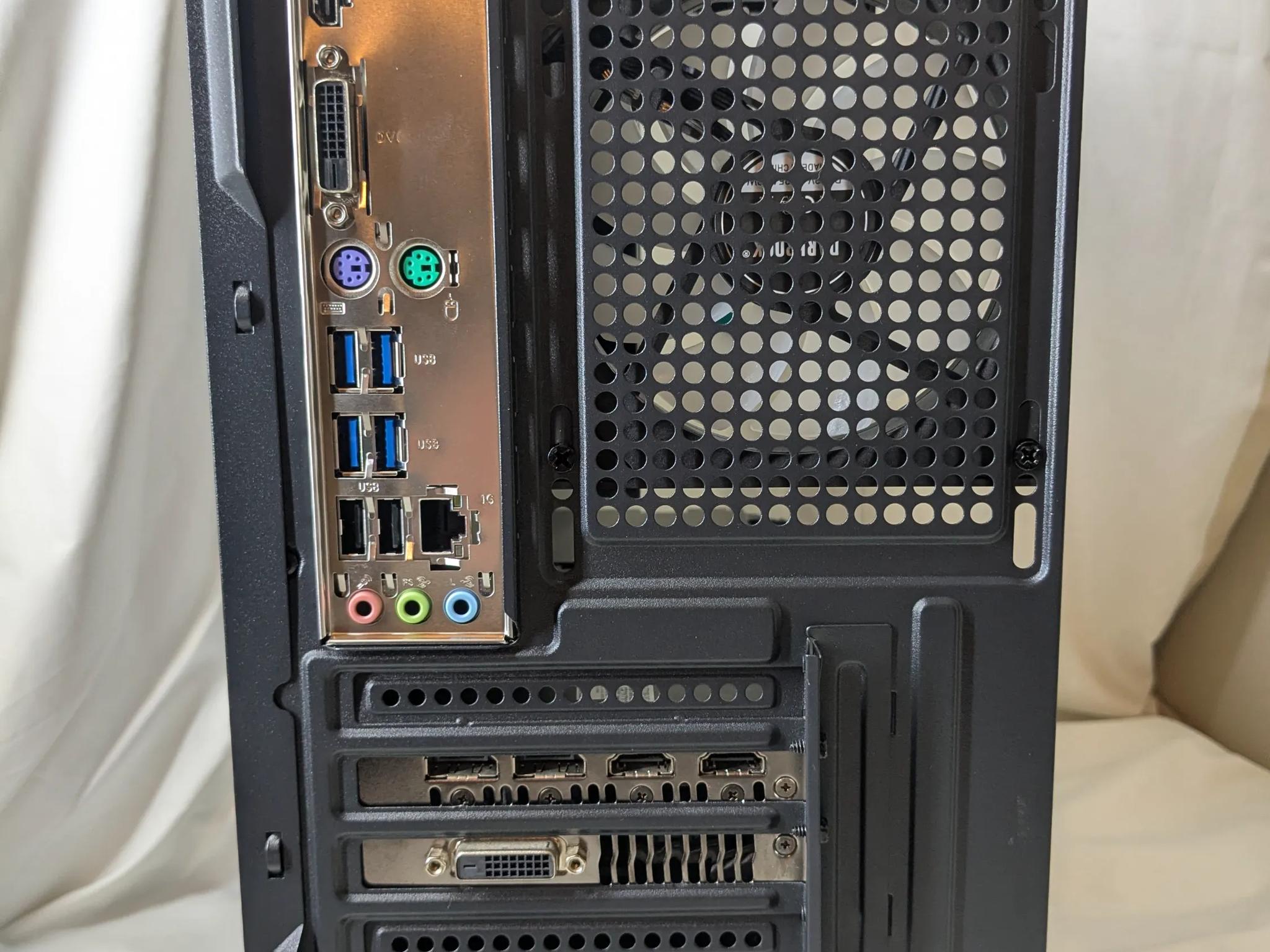 GTX 1060 6GB | Ryzen 5 2600X | 16GB DDR4 | 500 GB SATA SSD | Windows 11 home