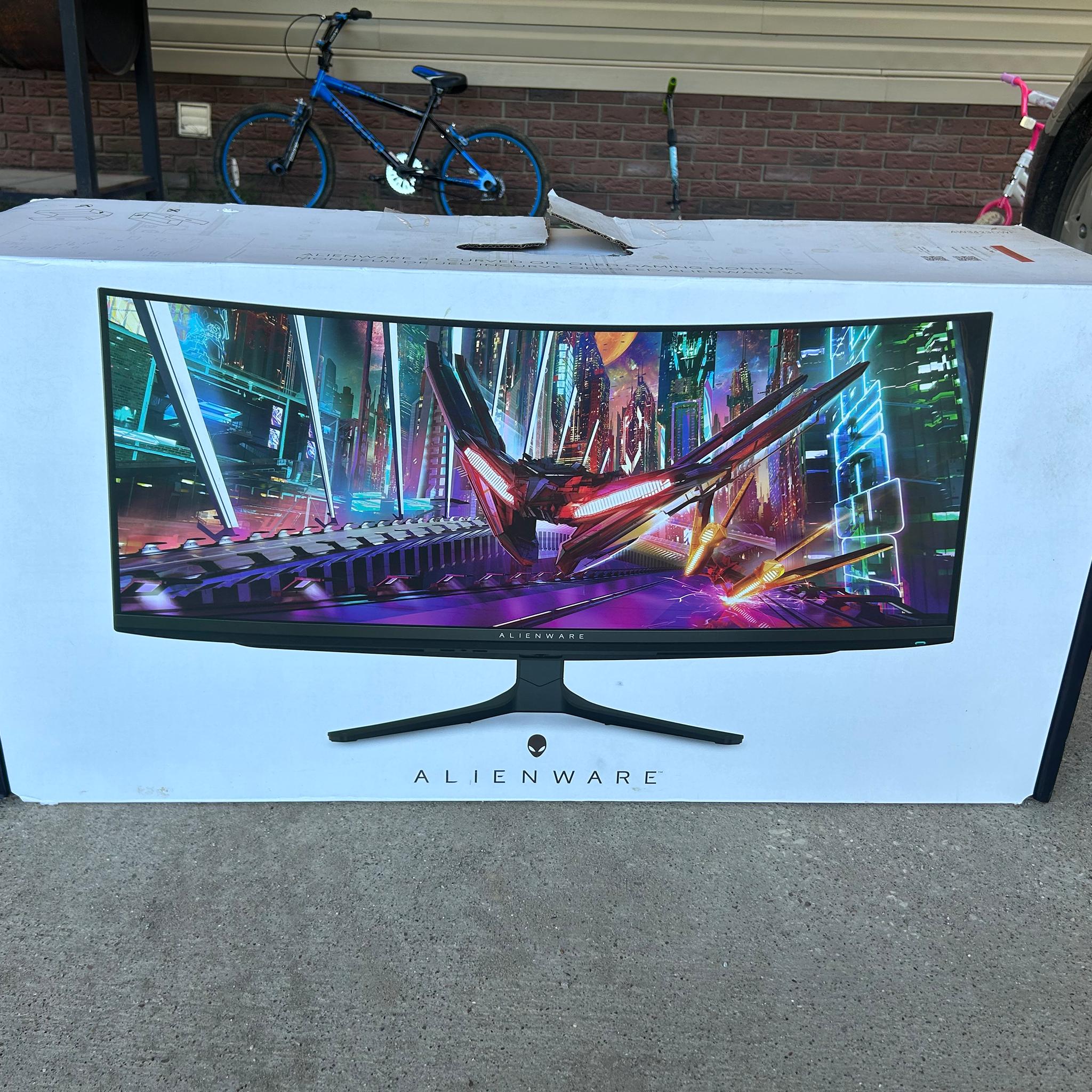34 INCH curved Alienware OLED 1440p gaming monitor, AW3423DWF, NEW!!!!