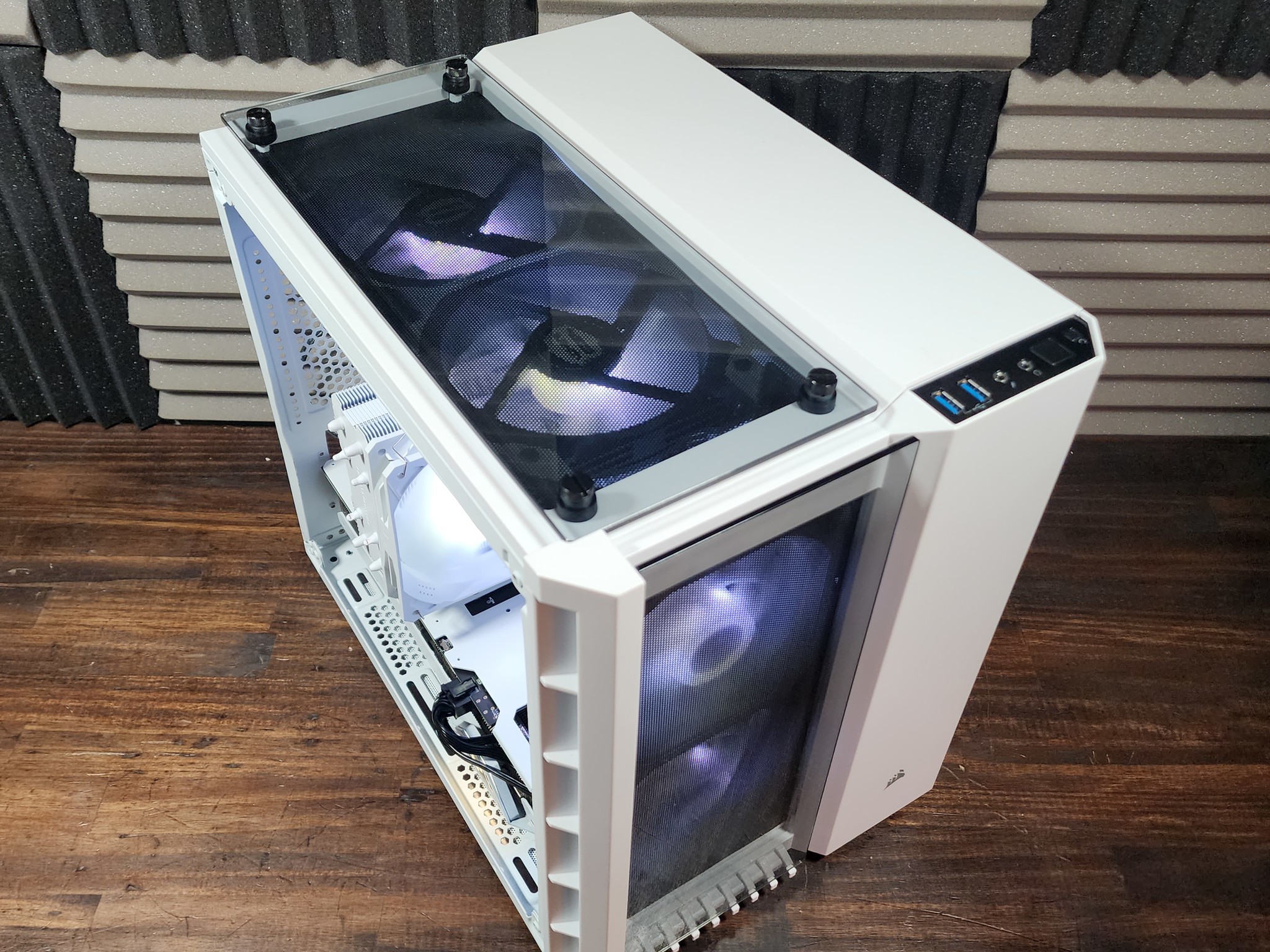 🤍💛🤍 GeForce RTX 3060 Ti // AMD Ryzen 7 3700X // 16GB 3200MHz 