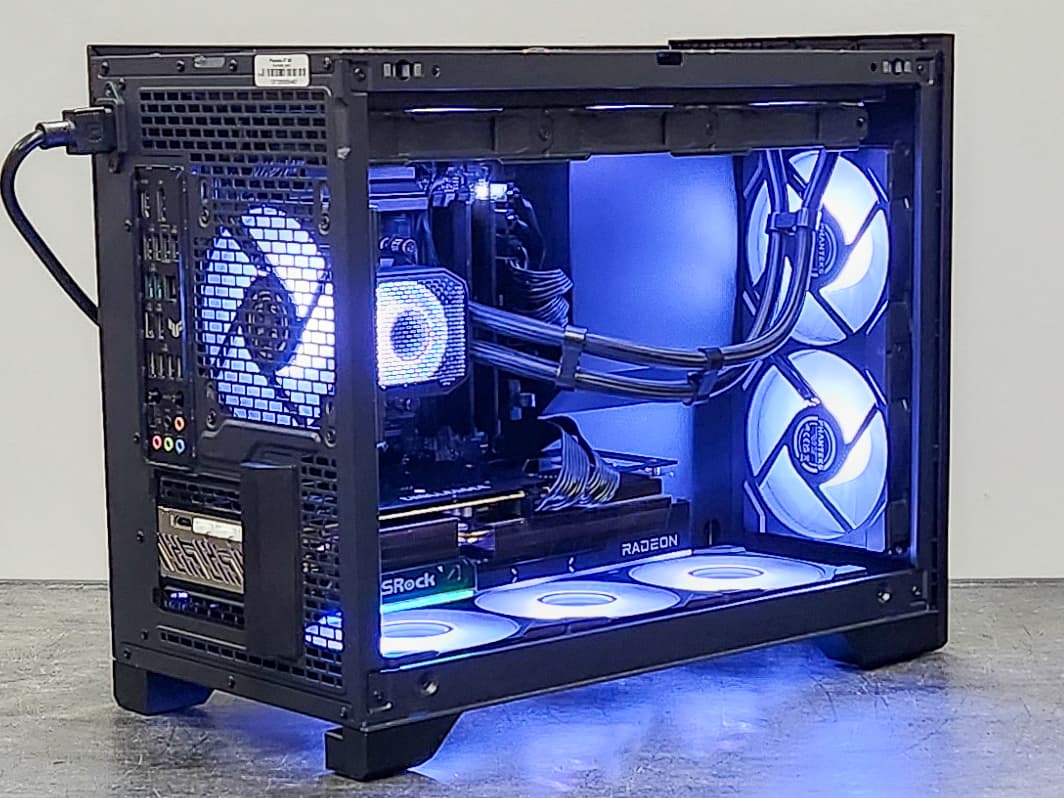 RX 9070 XT | Custom Gaming / Streaming Liquid Cooled PC | Ryzen 7 7800X3D | 2TB SSD | 32GB DDR5