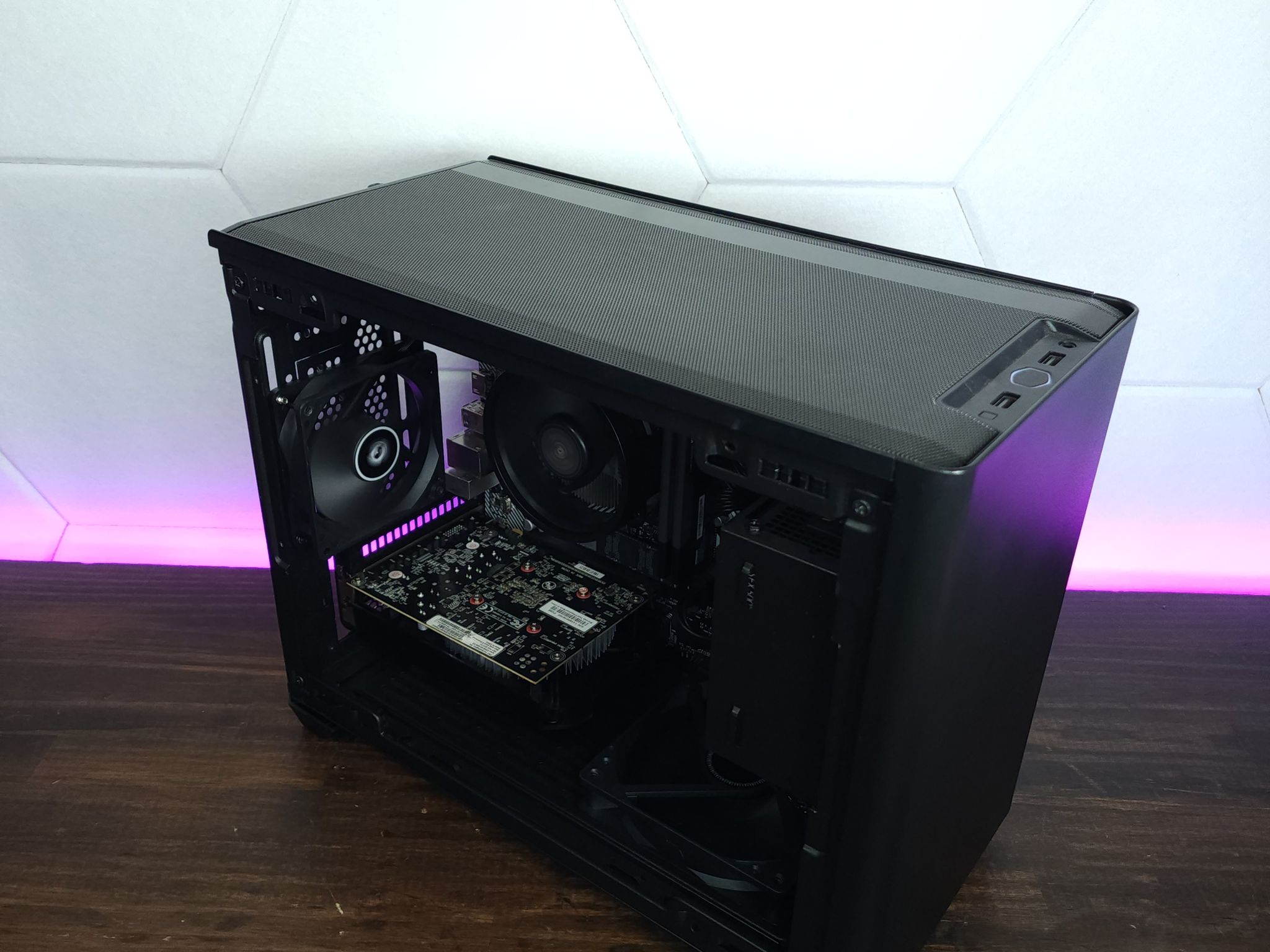Ryzen 3 2300X | GTX 1050 | 16GB RAM | 512GB M.2 NVMe