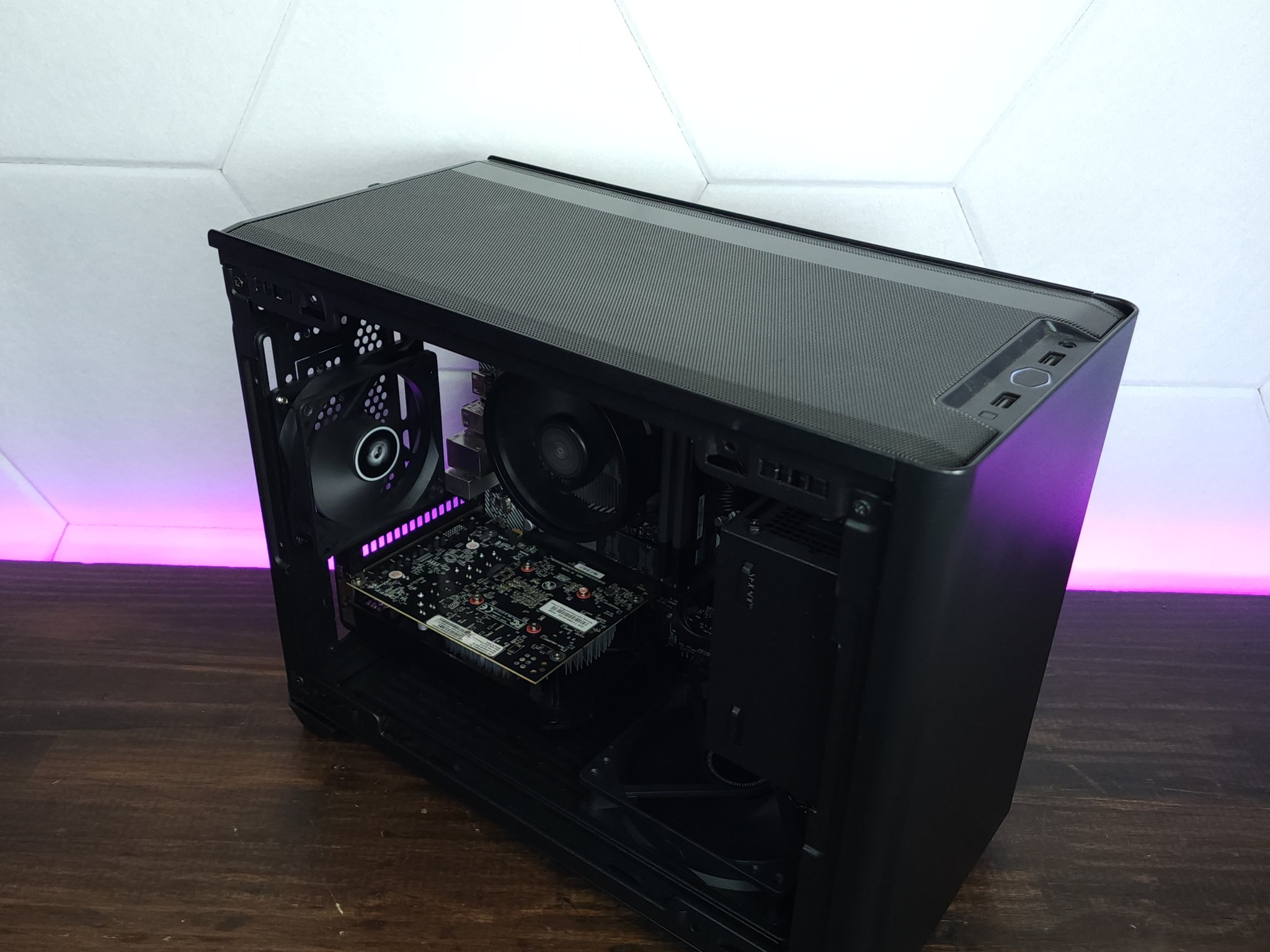 Ryzen 3 2300X | GTX 1050 | 16GB RAM | 512GB M.2 NVMe