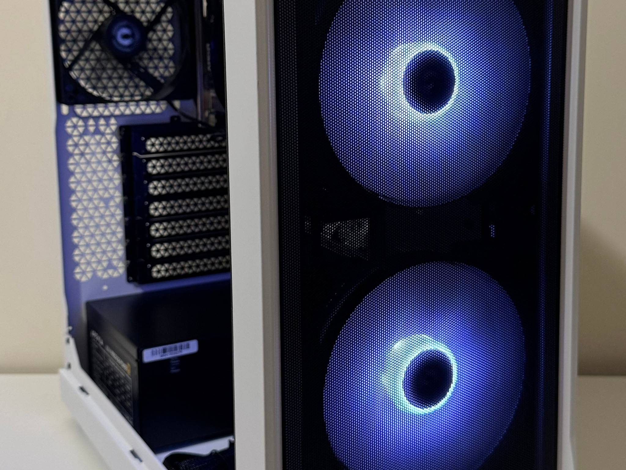 AMD Ryzen 5 5600G Gaming PC Radeon Vega 7 Graphics ASUS B550M-A B550 Fractal Design Focus 2 Case