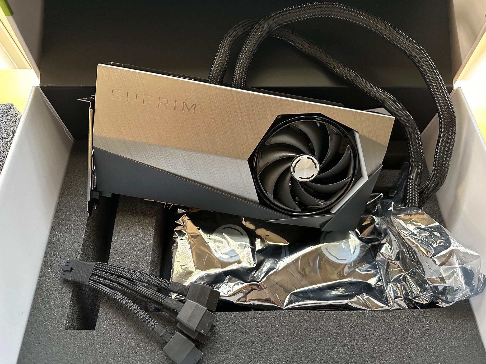 MSI Suprim GeForce RTX 4090 SUPRIM LIQUID X 24G - Used Great Condition