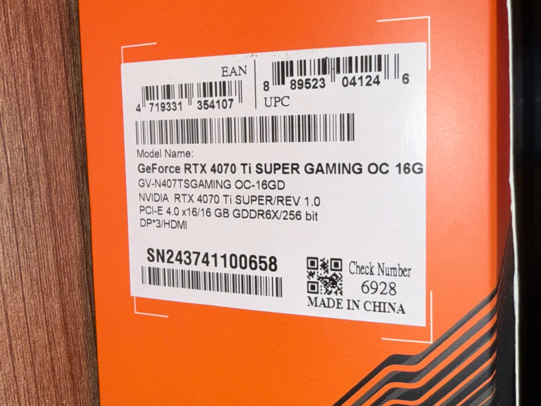 Gigabyte GeForce RTX 4070 ti super gaming OC Graphics card