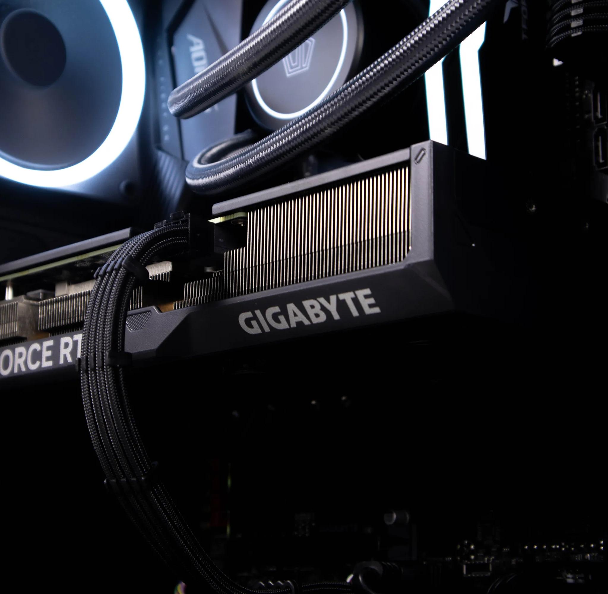 ~Flow~ (RTX 4070 | Ryzen 7 5800X | 32gb RAM)