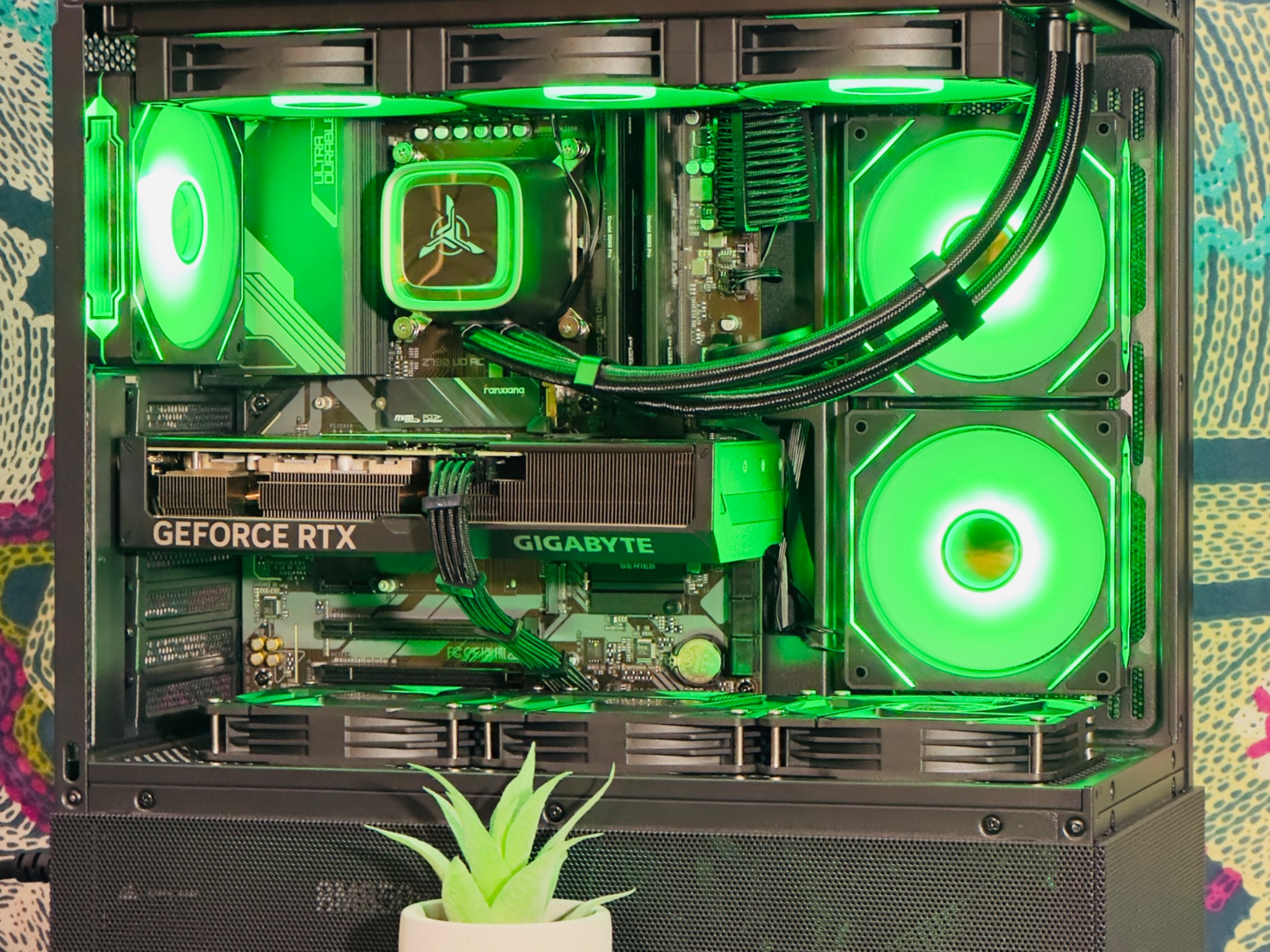 Gaming PC: 4070 + 13700k + 32gb DDR5 + 1TB nVME SSD