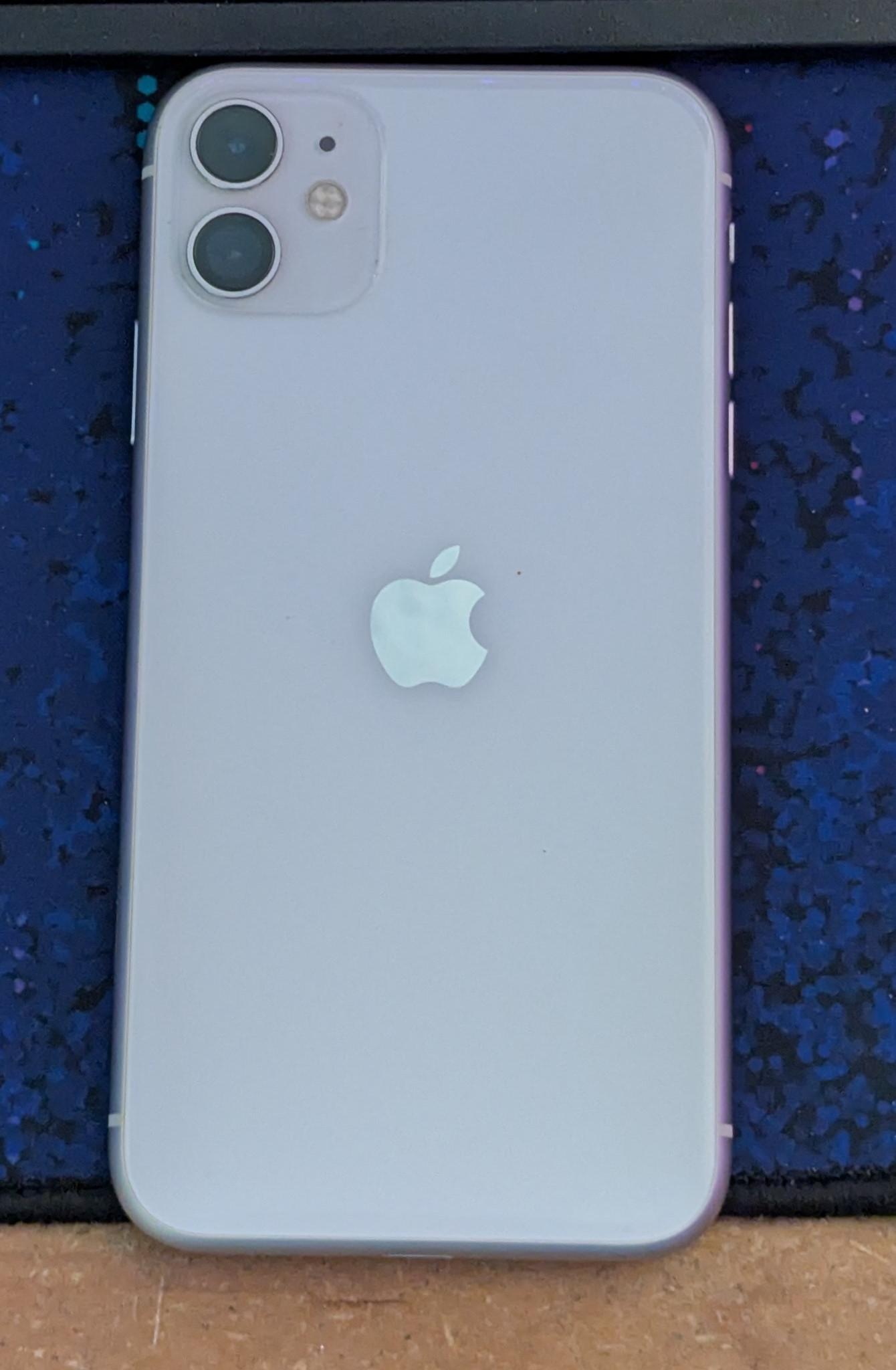 iPhone 11 - 64 GB - White - Verizon