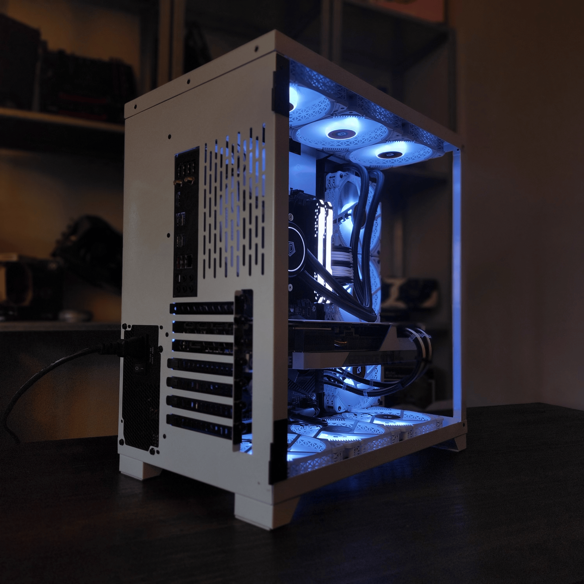 AMD Ryzen 9 5900X // Gigabyte Eagle GeForce RTX 3090 24GB // Corsair Vengeance RGB Pro 32GB 3200MHz