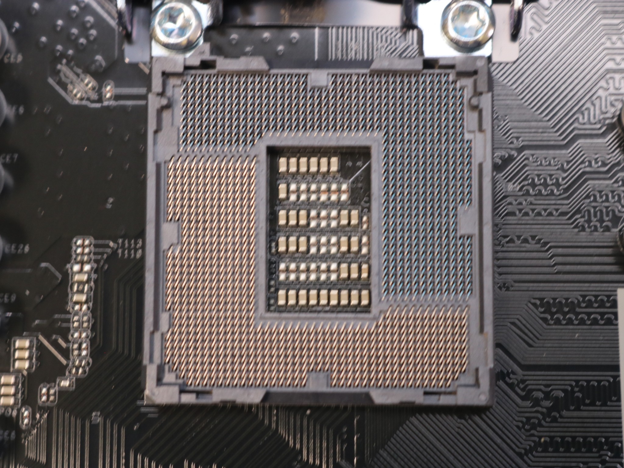 ASRock Z370 Pro4 Intel 8th Gen. LGA1151/Socket H4 DDR4 ATX Desktop Motherboard & I/O Shield