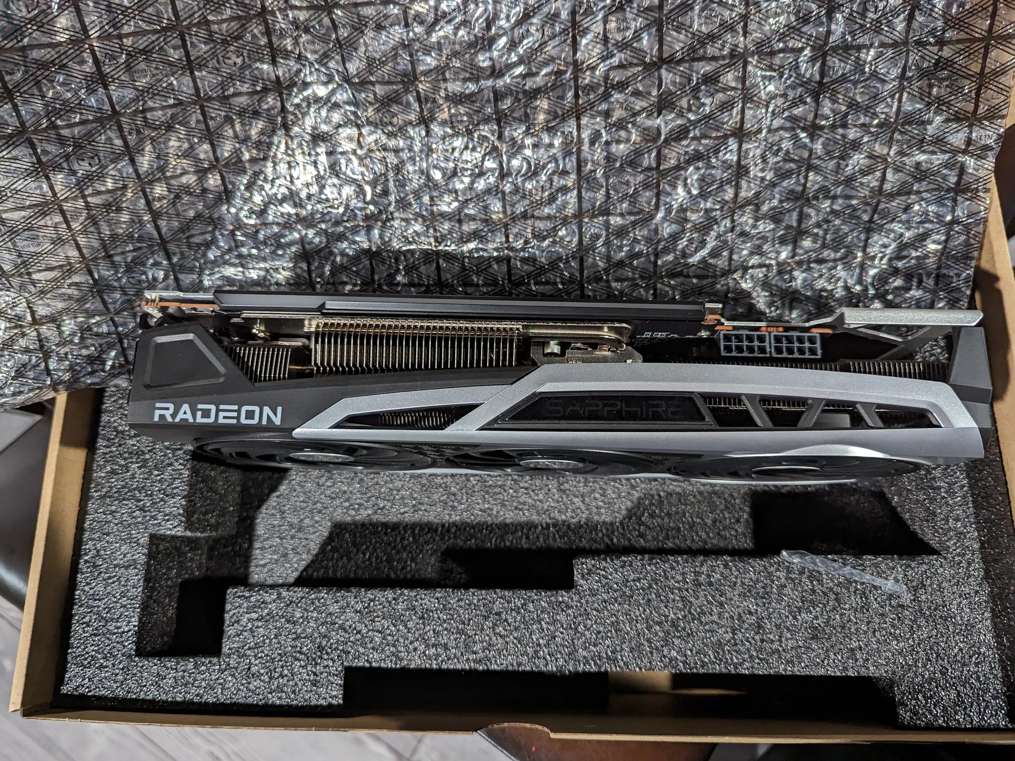 Sapphire RX6800 Nitro+ 16G GPU - LIKE NEW, ORIGINAL BOX