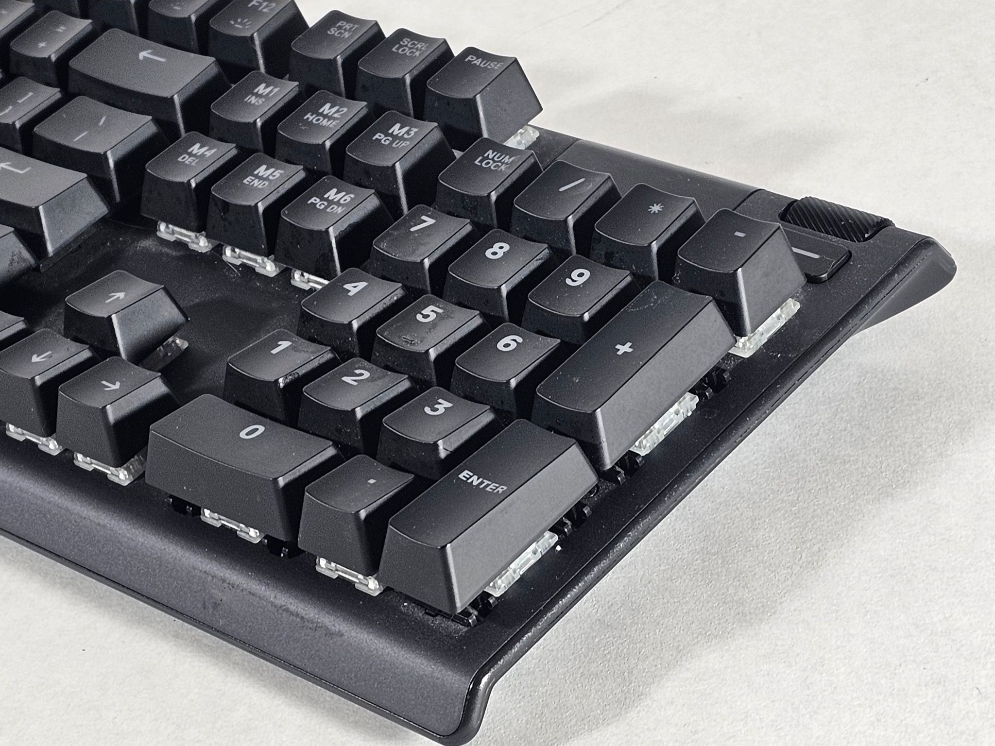 SteelSeries Apex 5 Mechanical Keyboard & Palm Wrist Rest