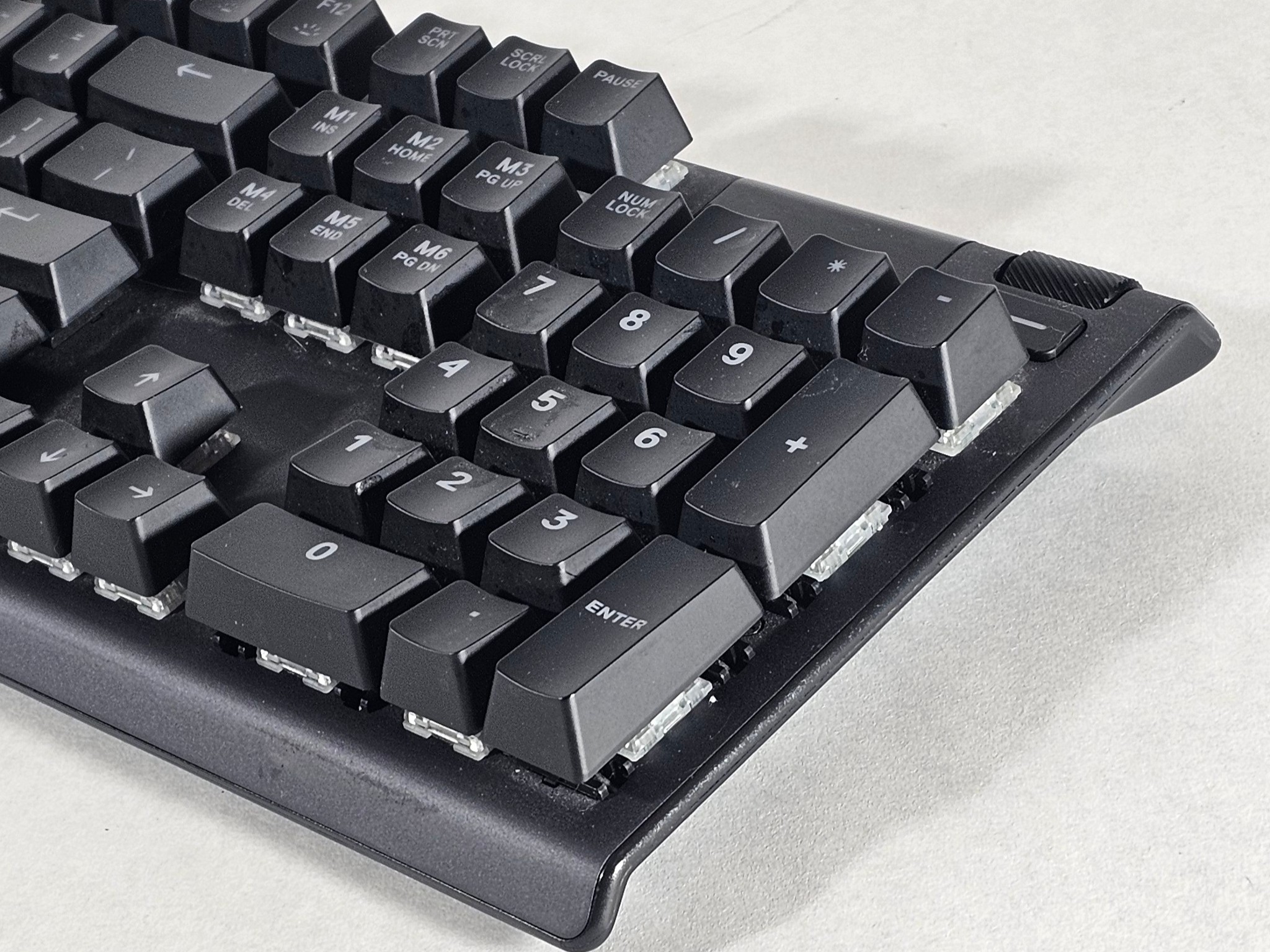 SteelSeries Apex 5 Mechanical Keyboard & Palm Wrist Rest