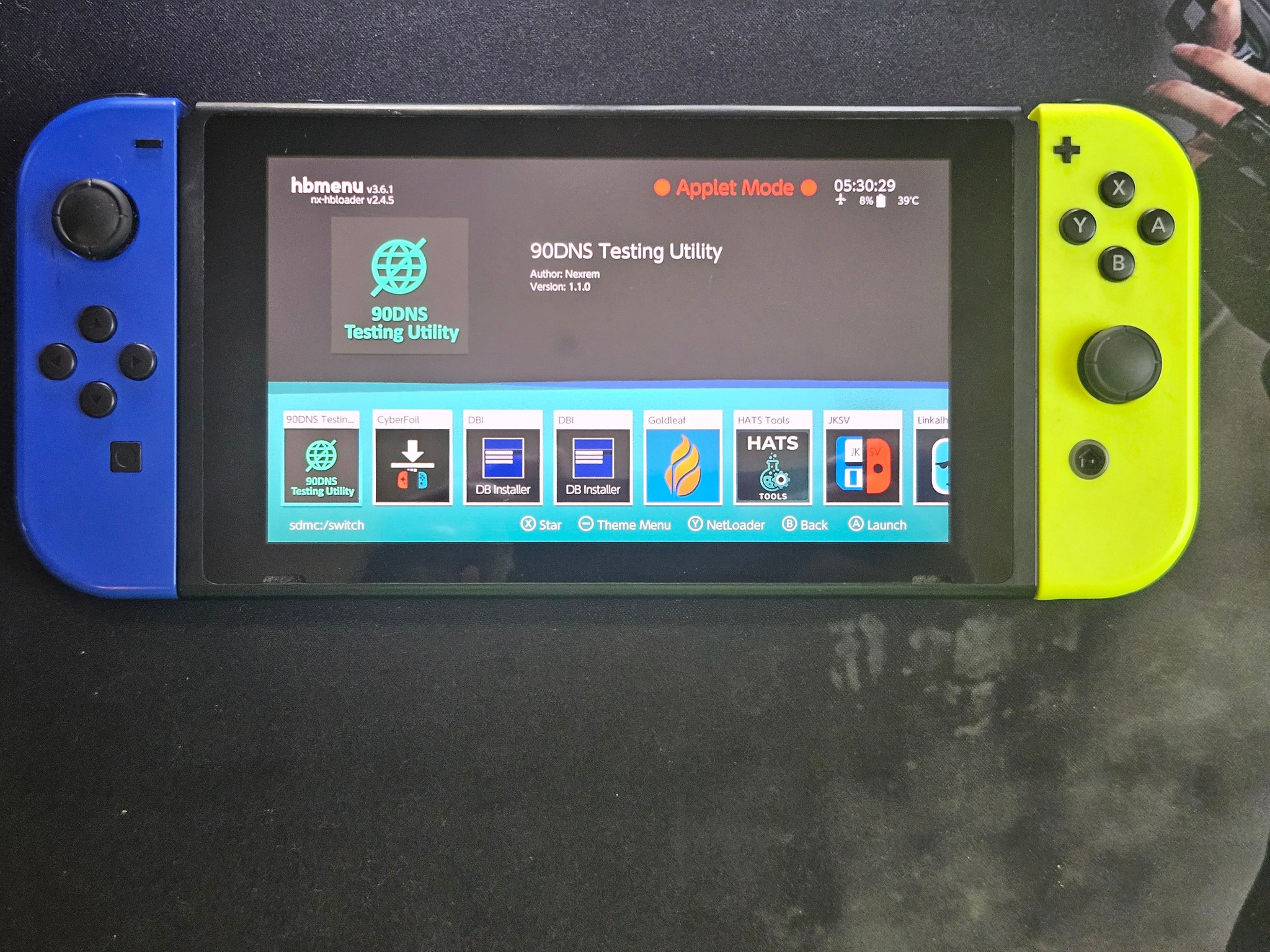 Modded Switch with 128GB SD Card and Extra Controller Picofly