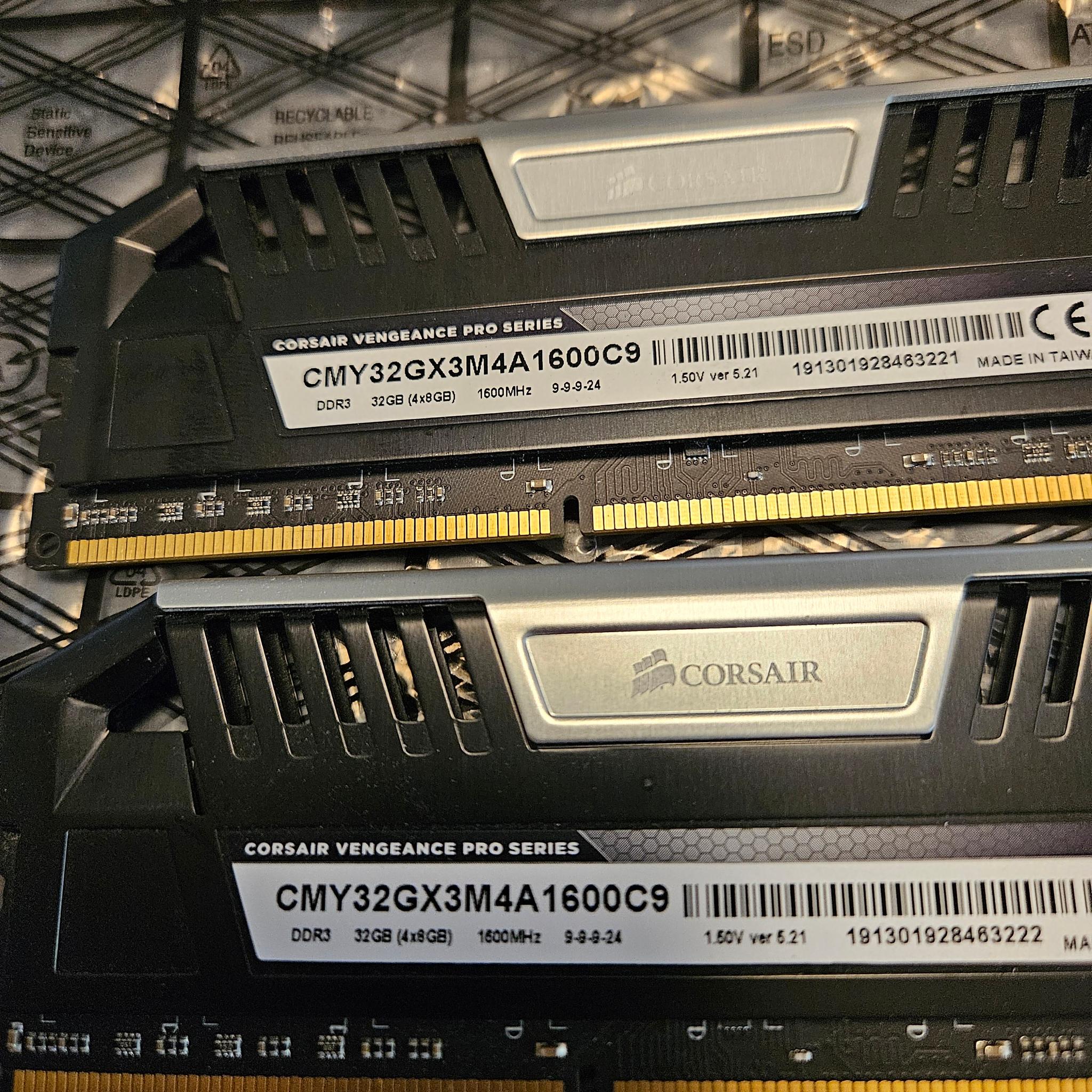 Corsair Vengeance Pro Series DDR3 RAM 32gb 1600