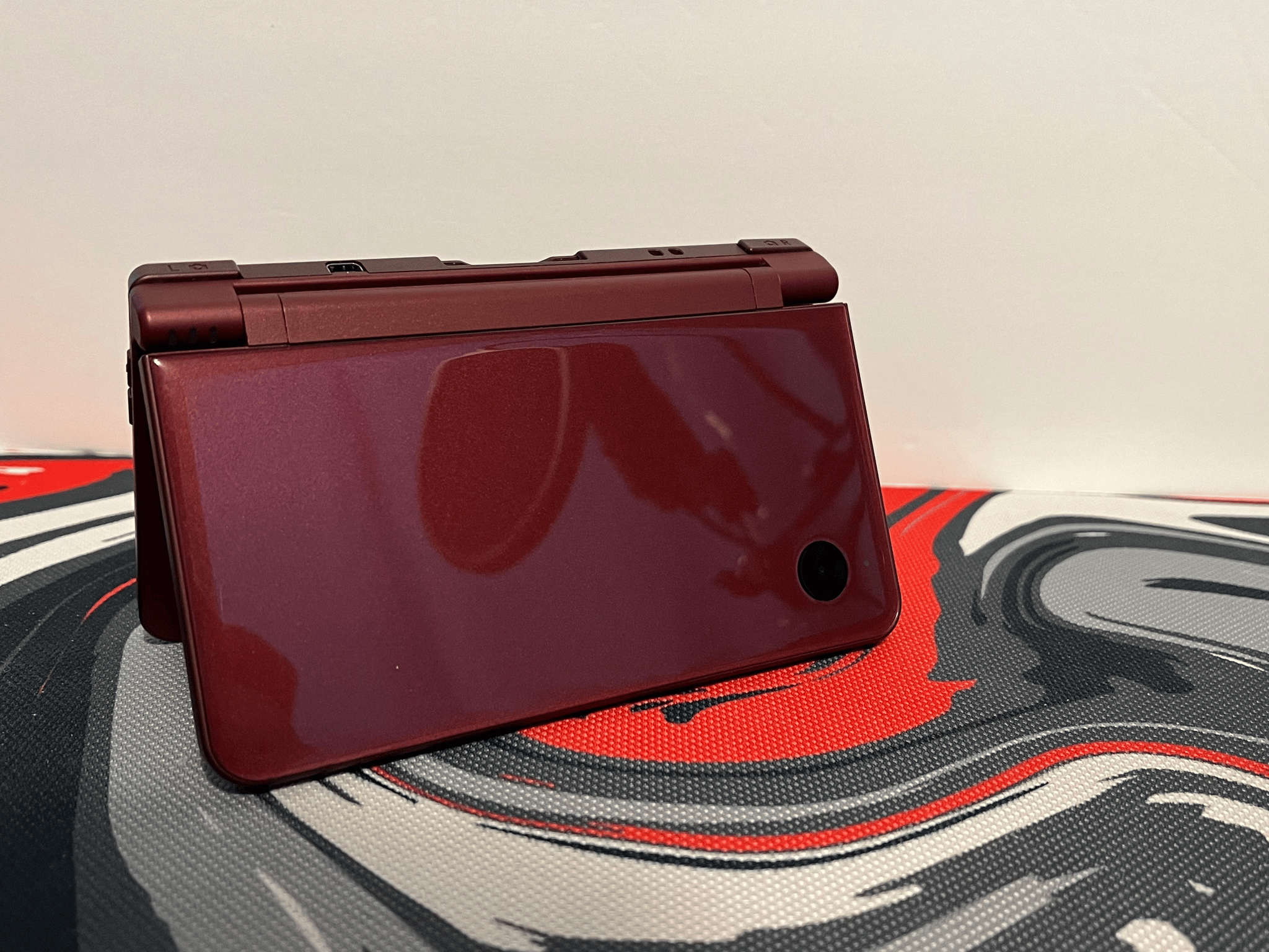 Nintendo DSi XL Burgundy  *BUNDLE*