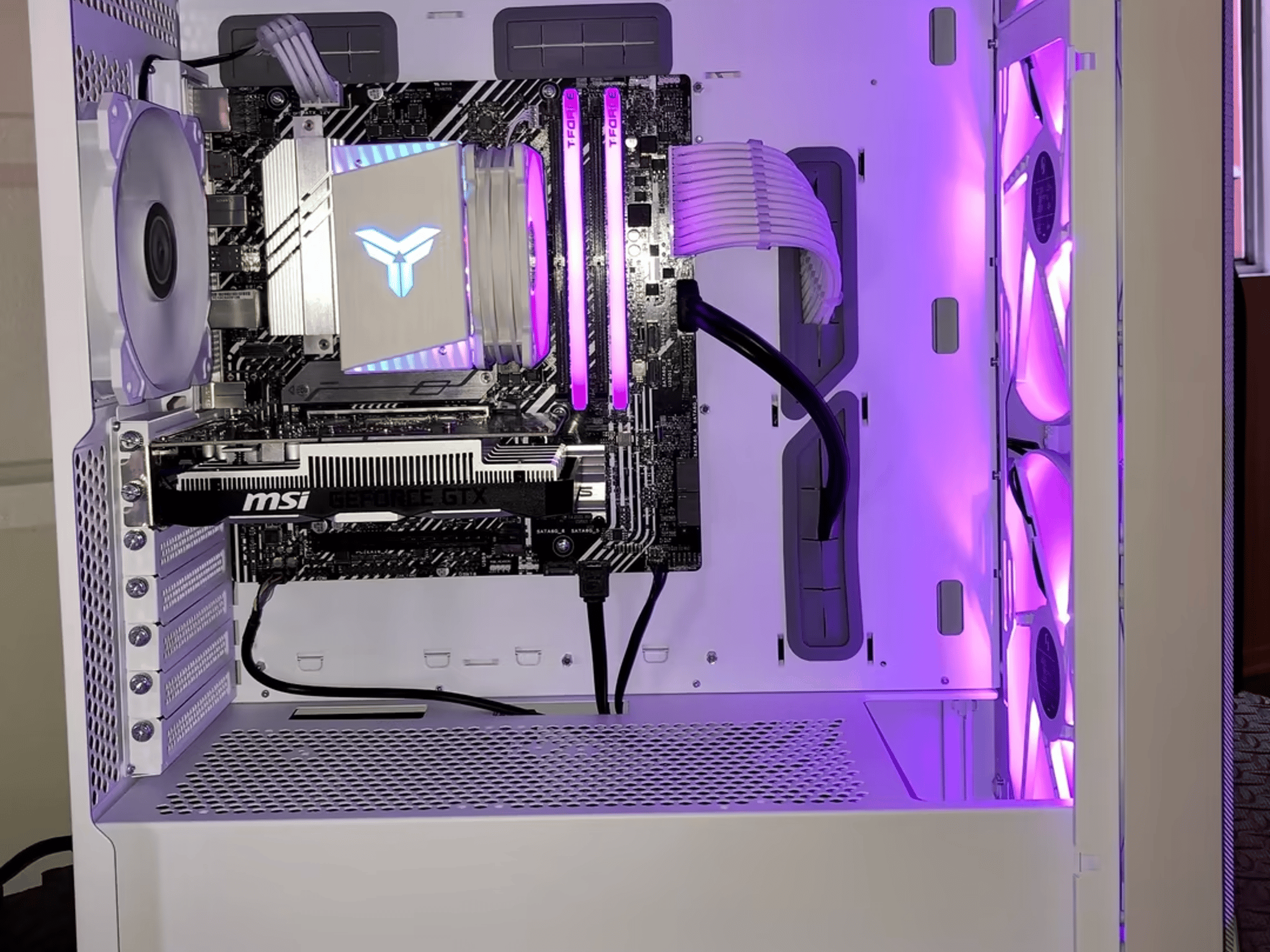 GAMING PC Intel i5 11400F All-White PC 