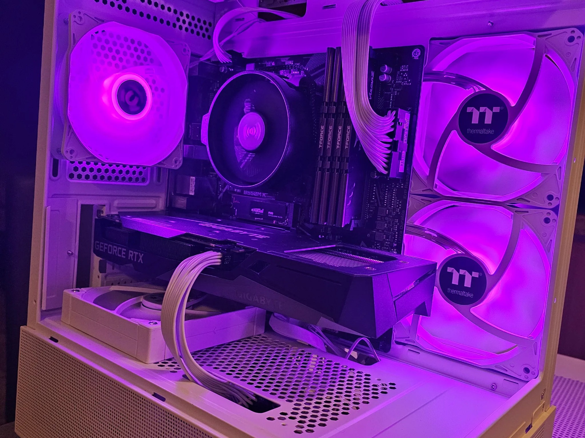 White Swan R1/Gigabyte 3060 12GB/AMD RYZEN 3600
