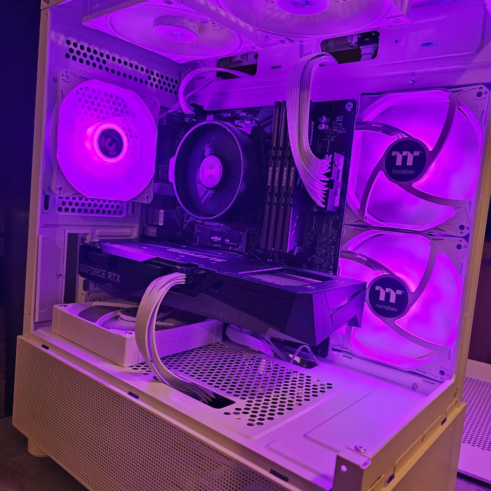 White Swan R1/Gigabyte 3060 12GB/AMD RYZEN 3600