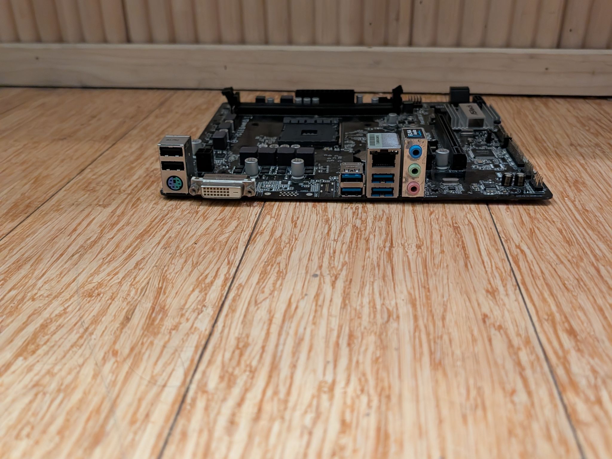 Mostly functional ASRock A320M-DGS