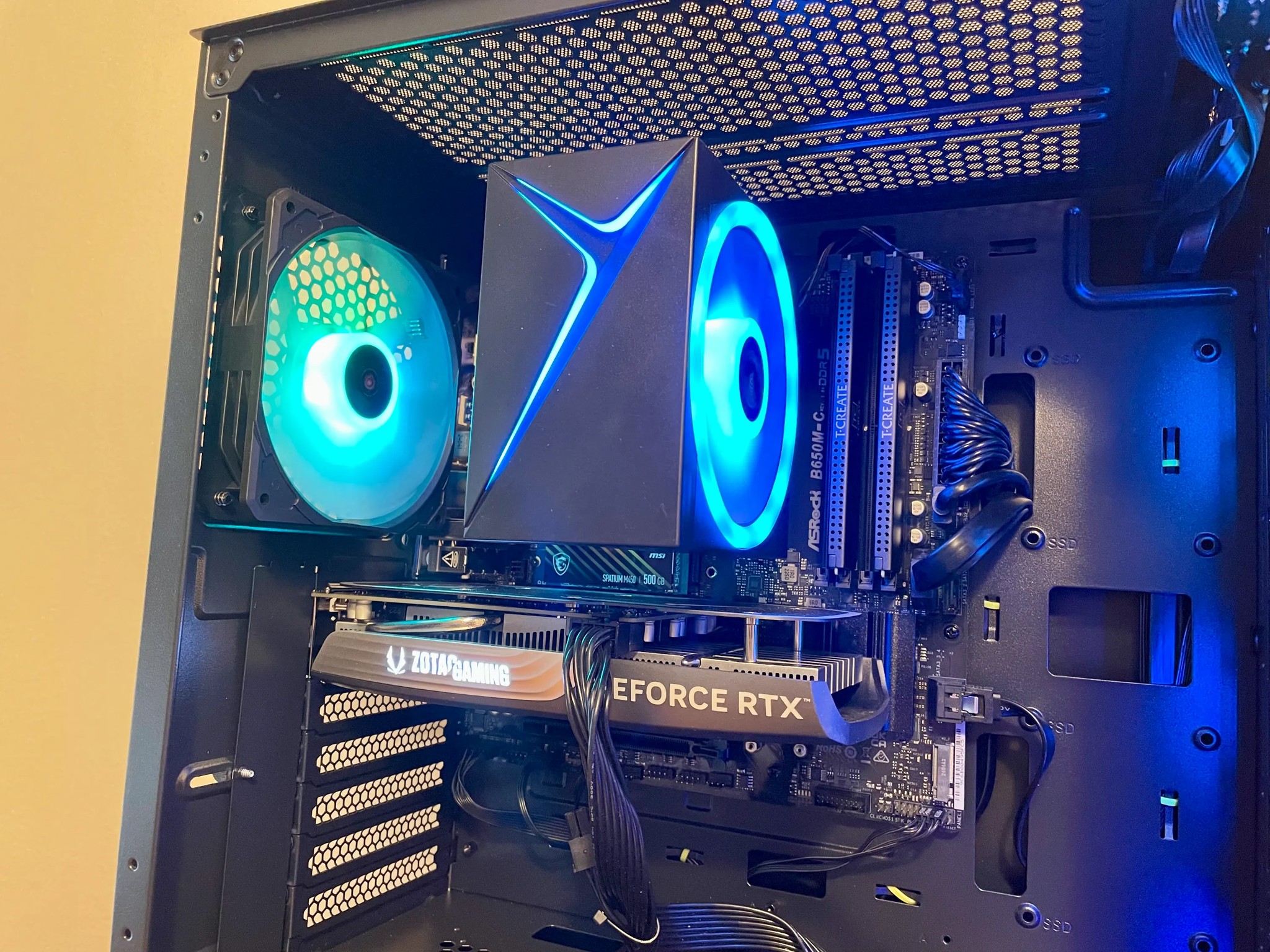 Ryzen 5 7600 - RTX 4060 - 16GB DDR5 - Gaming PC