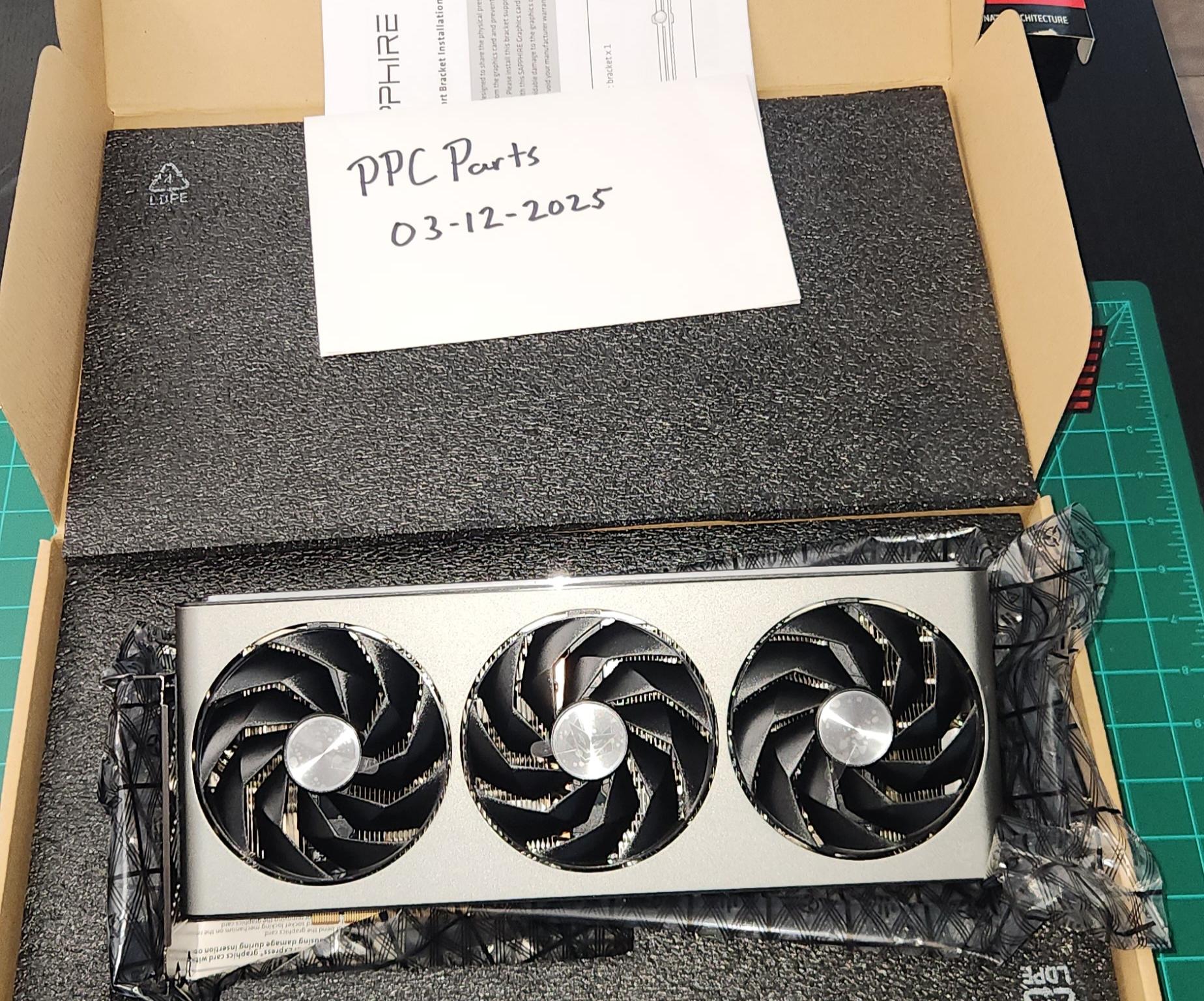 SAPPHIRE NITRO+ Radeon RX 7800 XT 16GB GDDR6 PCI Express 4.0 x16 ATX Graphics Card 11330-01-20G