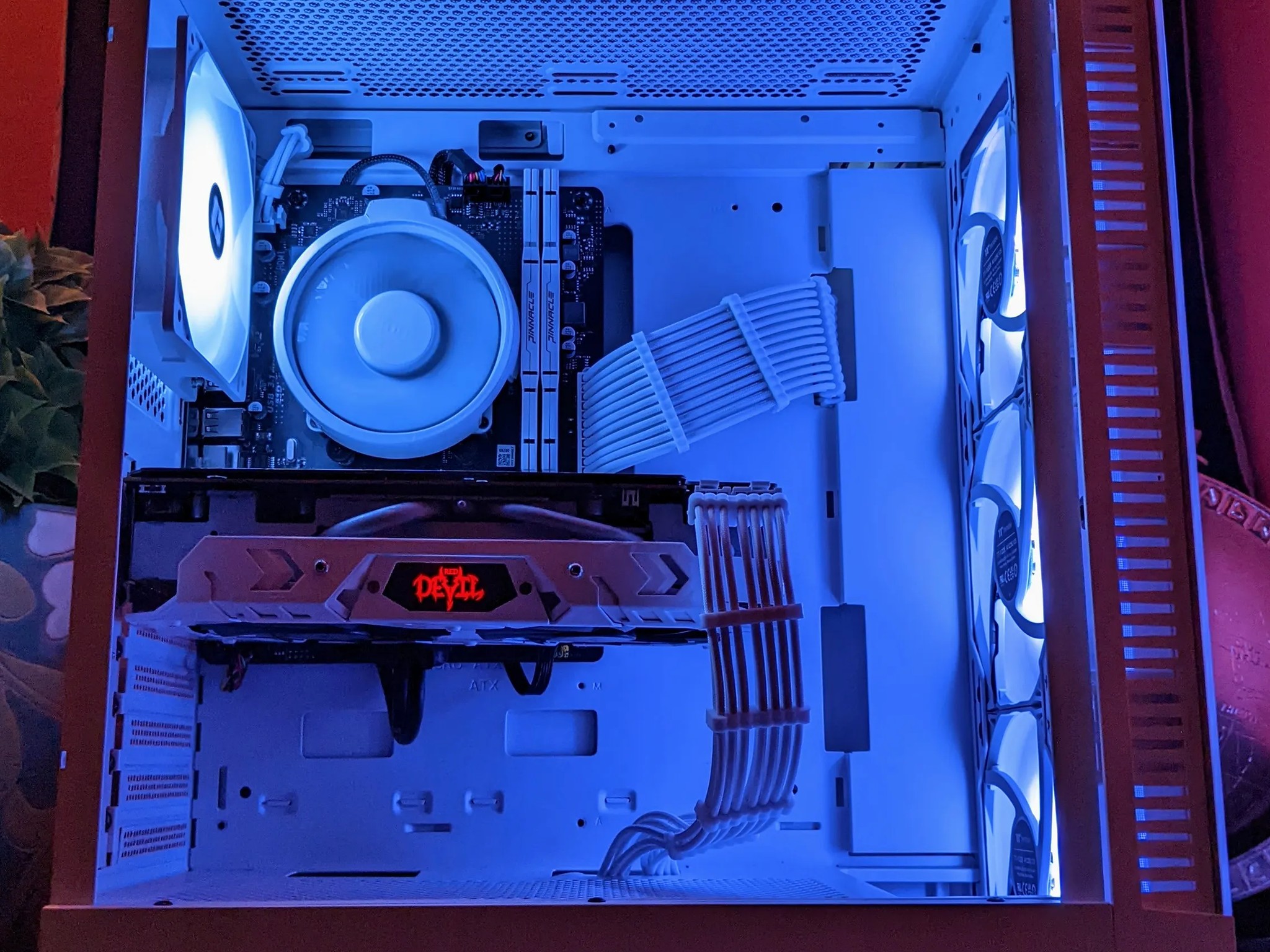 ⚪️Diablo Albus🔥🔥🔥| RX 580 8GB| Ryzen 5| 32GB TFORCE DDR4 RAM| 1TB SSD|Windows 11 Pro