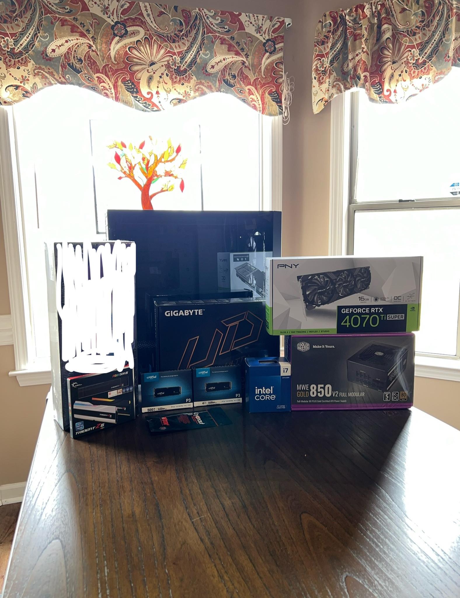 Intel i7-14700K, 4070TI Super, 32GB Ram Gaming PC