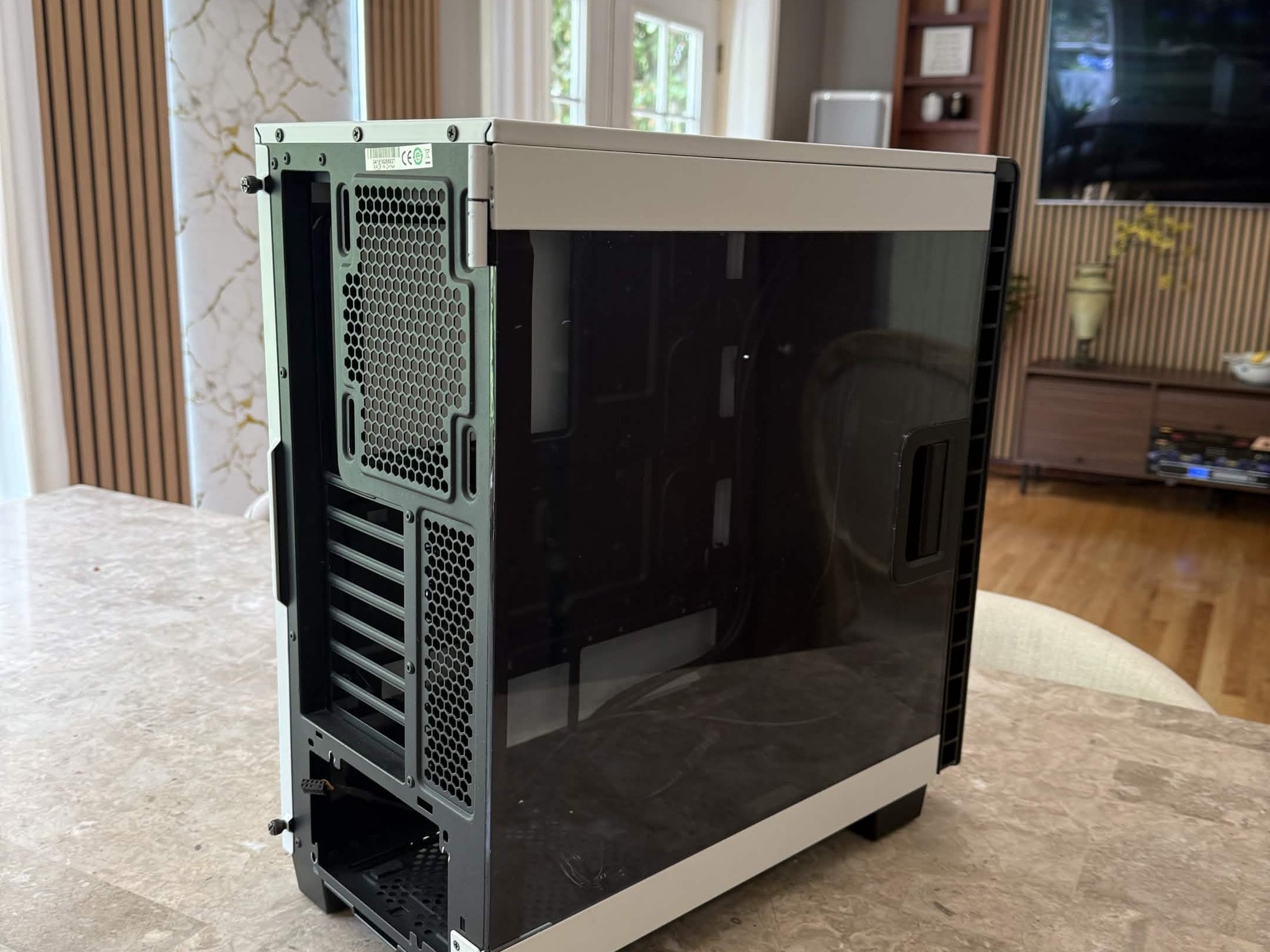 The Corsair Carbide Series Clear 400C Compact