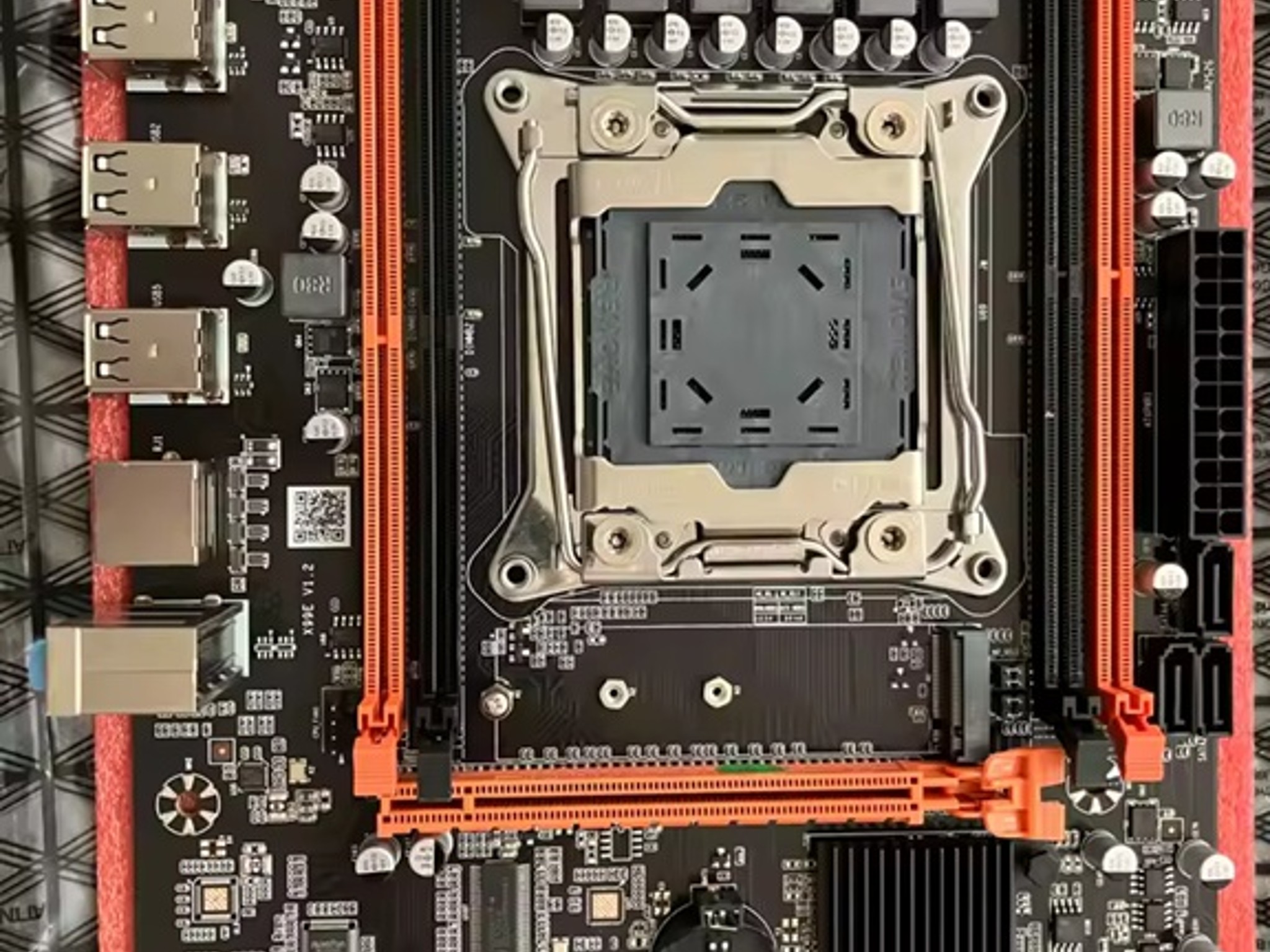 Sleeper X99 Intel Xeon E5 2650 V3 AMD FirePro S7000 4GB GDDR5 8GB DDR4 120GB SSD Windows 10 SATA SSD