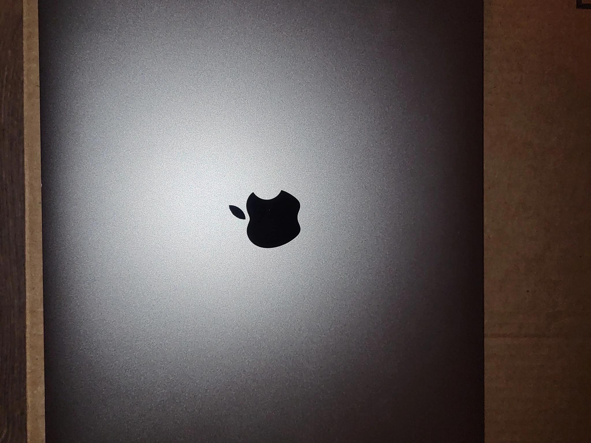 2017 Macbook Pro Good Condition Finger print reader not working