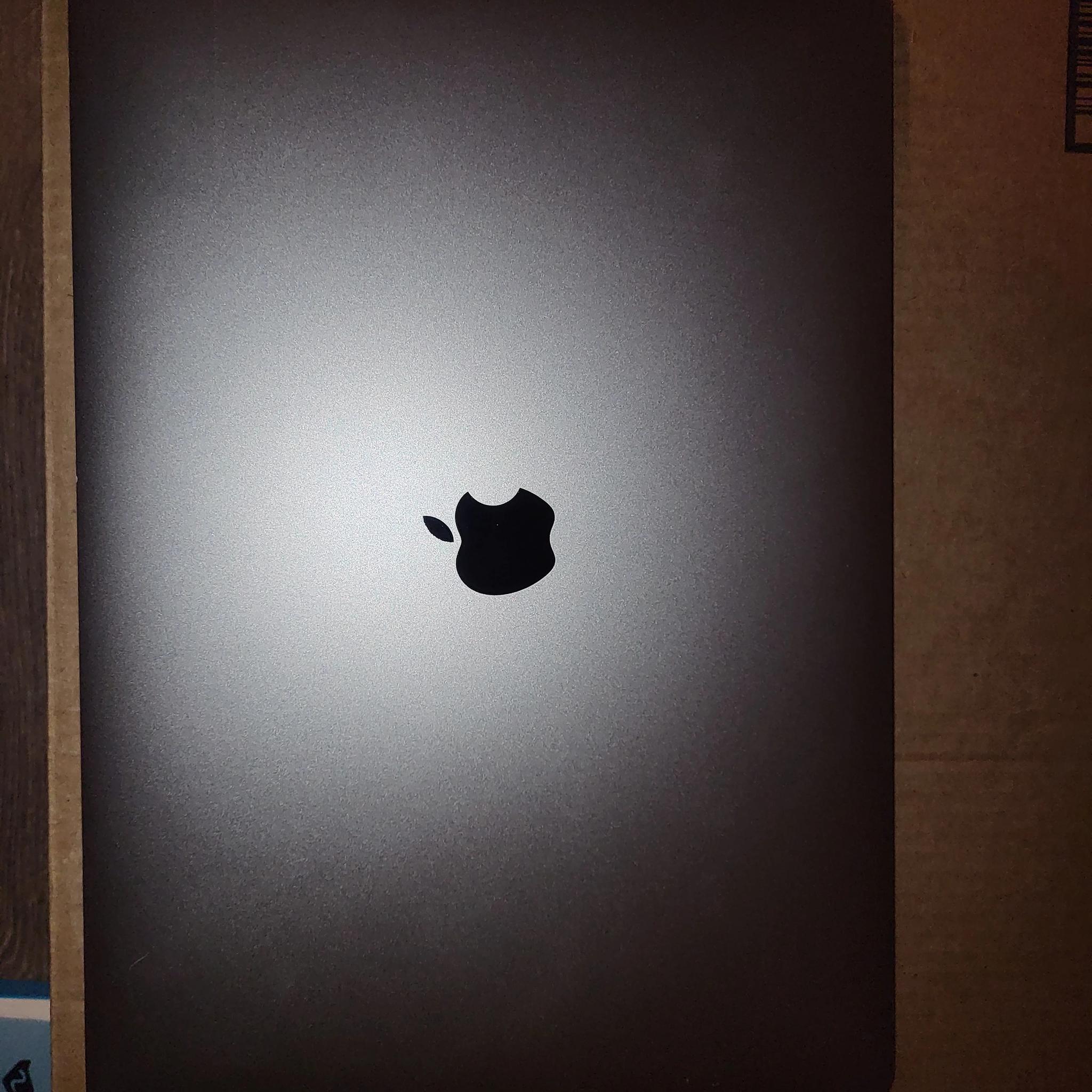 2017 Macbook Pro Good Condition Finger print reader not working