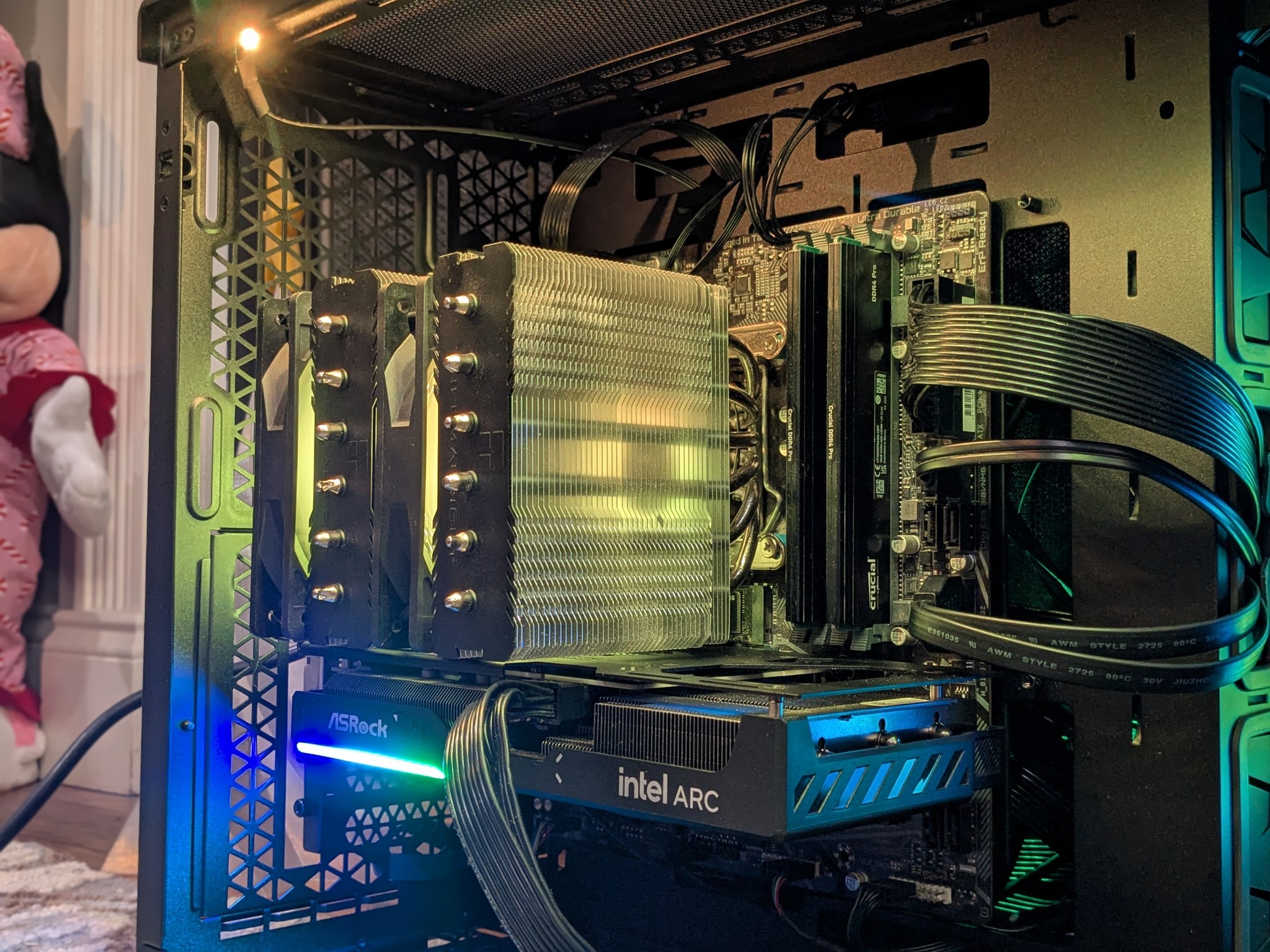 200 FPS Fortnite | i7-10700F, Intel Arc B580 12GB, 32GB RAM, 1TB NVME SSD, 1.5TB HDD, Win11, WiFi