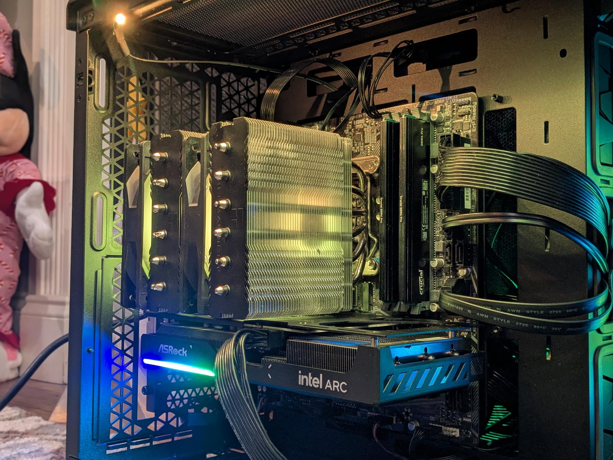 200 FPS Fortnite | i7-10700F, Intel Arc B580 12GB, 32GB RAM, 1TB NVME SSD, 1.5TB HDD, Win11, WiFi